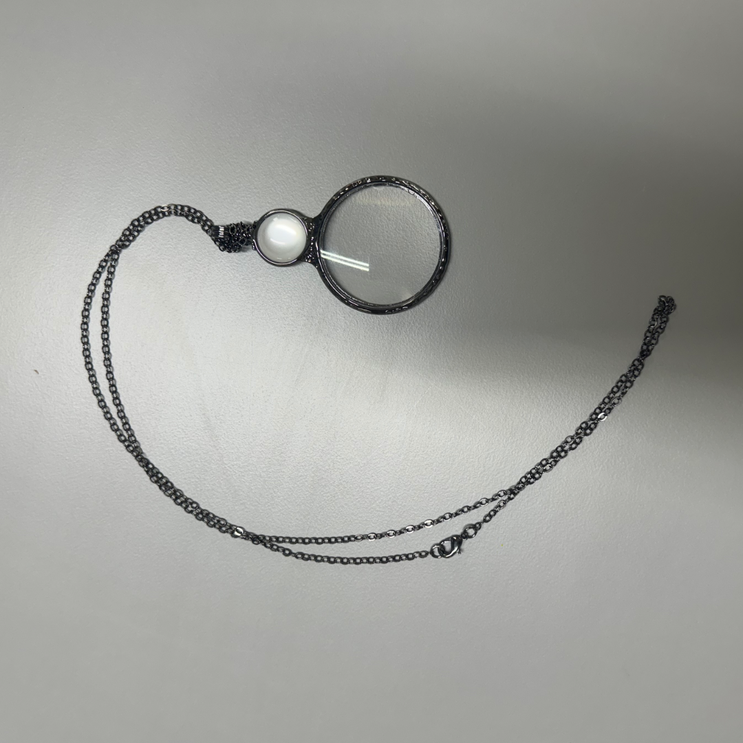 Acrylic & Glass Necklace Magnifier White