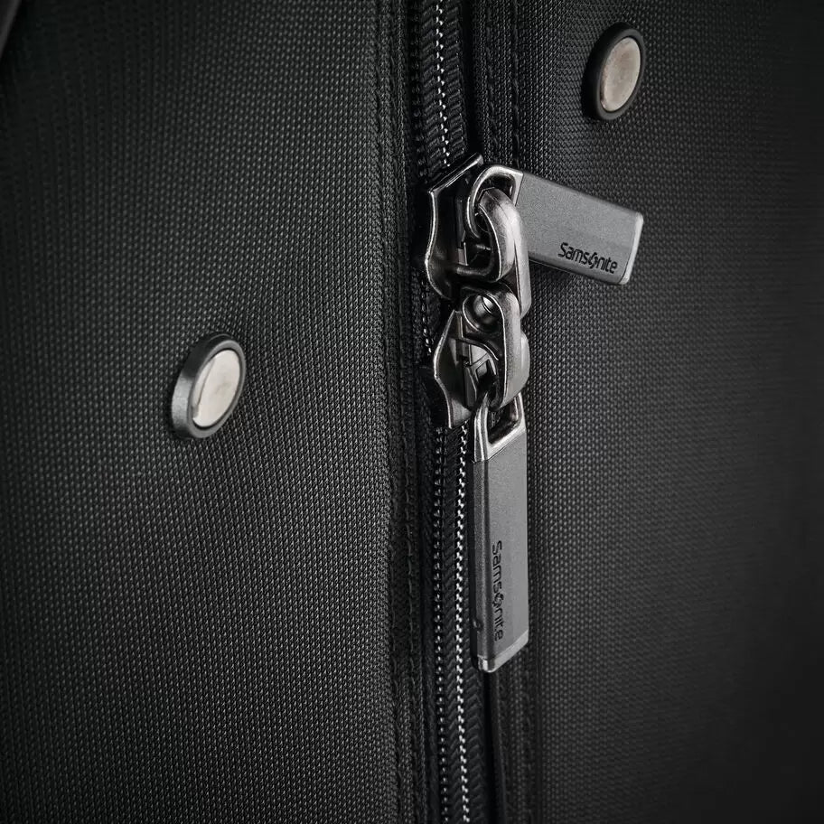 Samsonite SILHOUETTE 17 SPINNER GARMENT BAG - coverts to hanging wardrobe