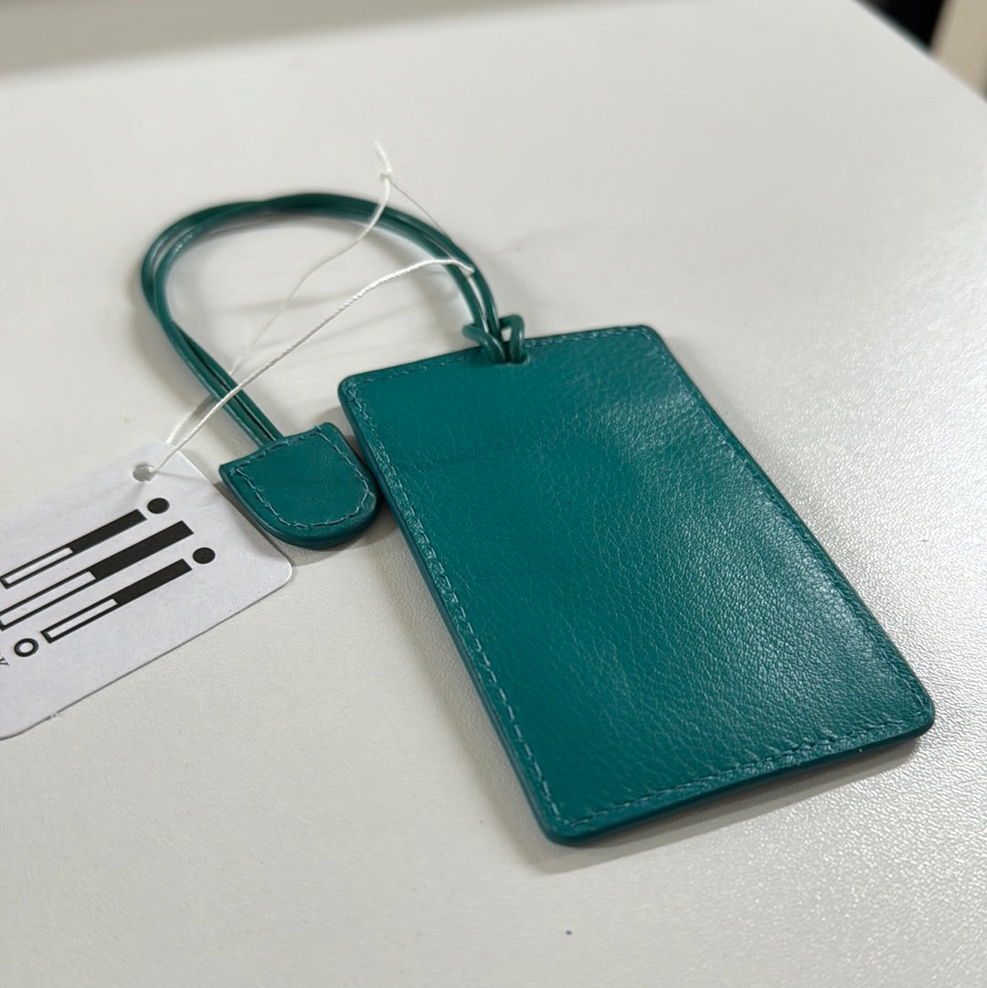 ili New York Slim Leather Luggage Tag