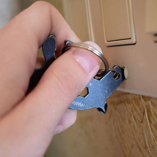 AceCamp BearCard Tool