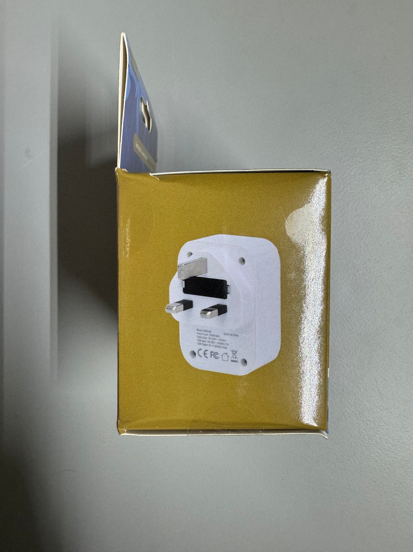 Voltage Valet UK Grounded Adapter Plug With 2 USB-A 3 USB-C