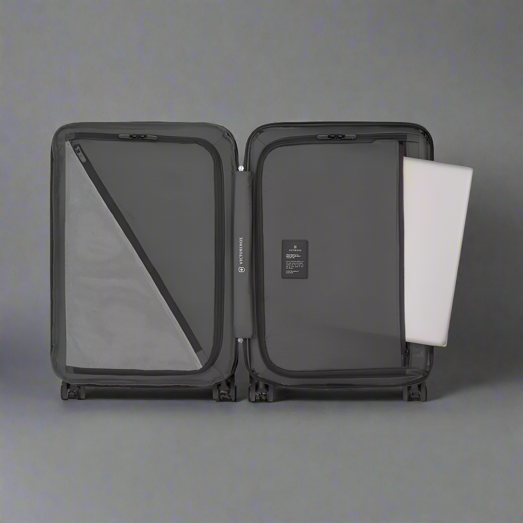 Victorinox Airox ADVANCED Frequent Flyer PLUS Hardside Carry-On Spinner (Free Personalization)