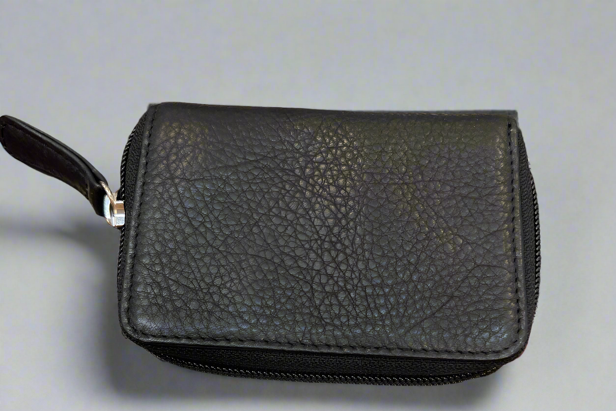 Osgoode Marley 8 Hook Zippered Key Wallet - 1592