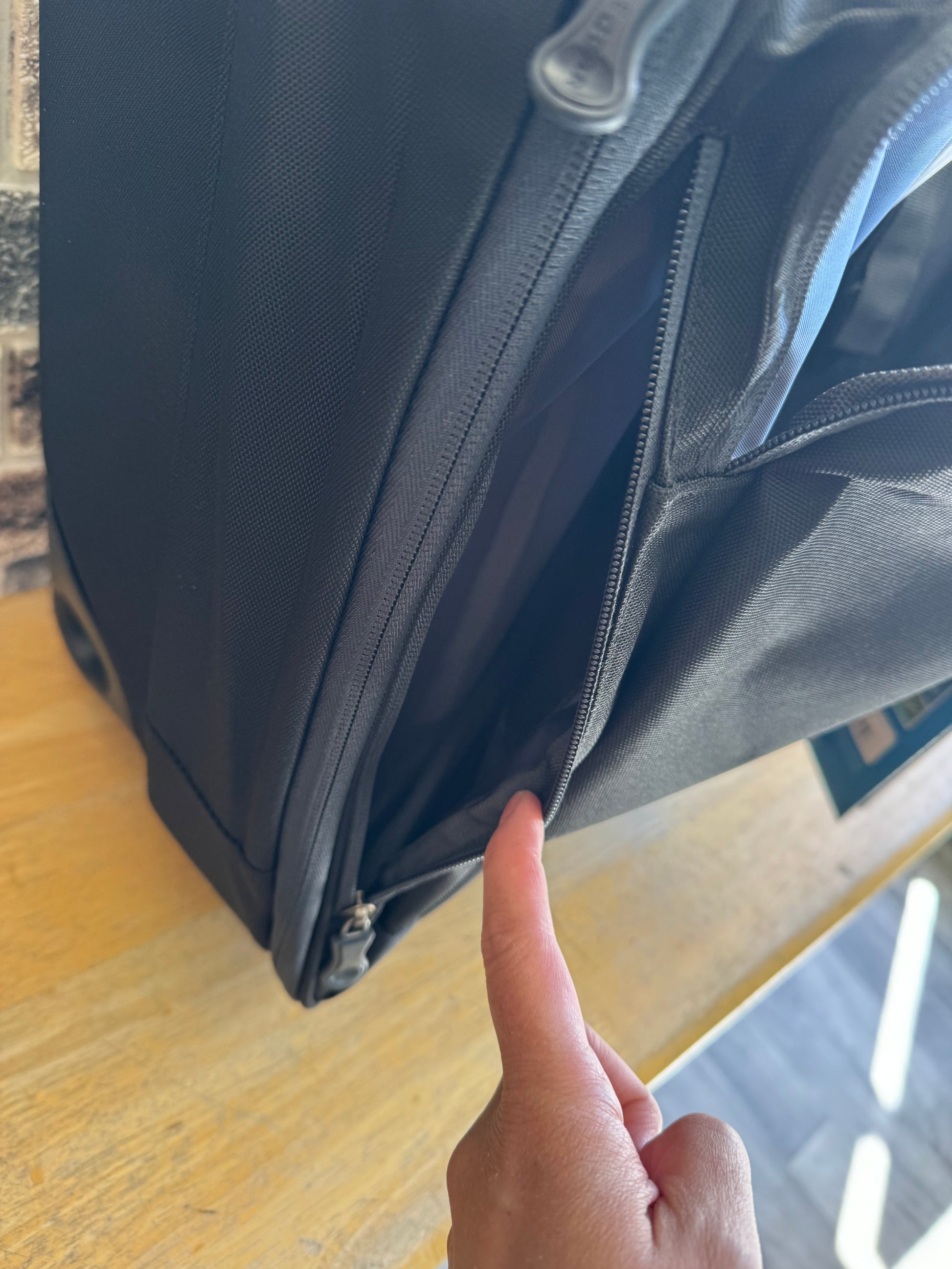 LiteGear- Hybrid 2-Wheeled Softside Underseater- $99.95