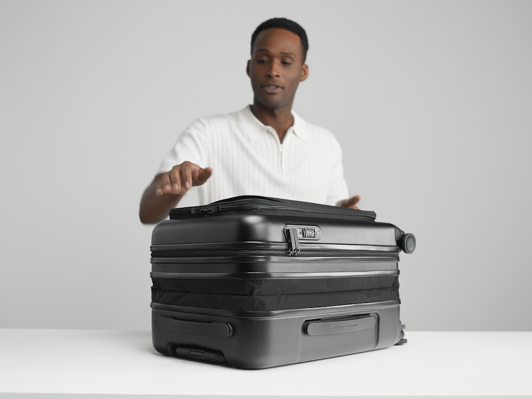 Briggs and Riley Sympatico Essential 22" Front Pocket Carry-On Hardsided Expandable Spinner