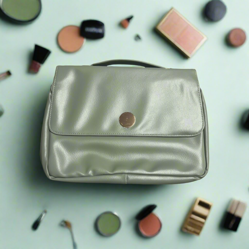 Wandering Nature Hanging Toiletry Bag Sage