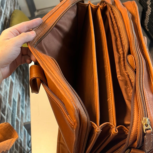 Dorado Leather Expandable Zippered briefcase