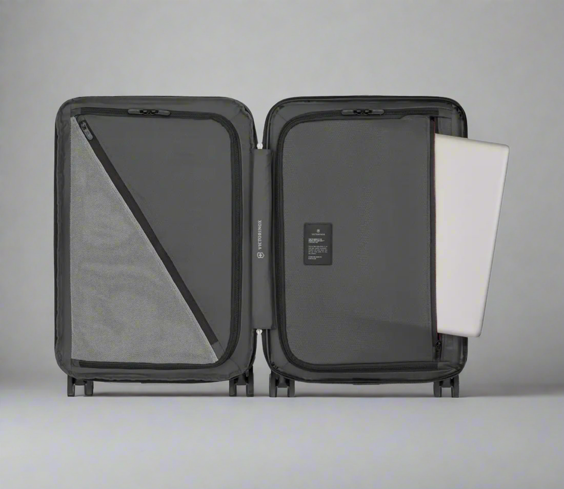 Victorinox Airox ADVANCED Frequent Flyer PLUS Hardside Carry-On Spinner (Free Personalization)