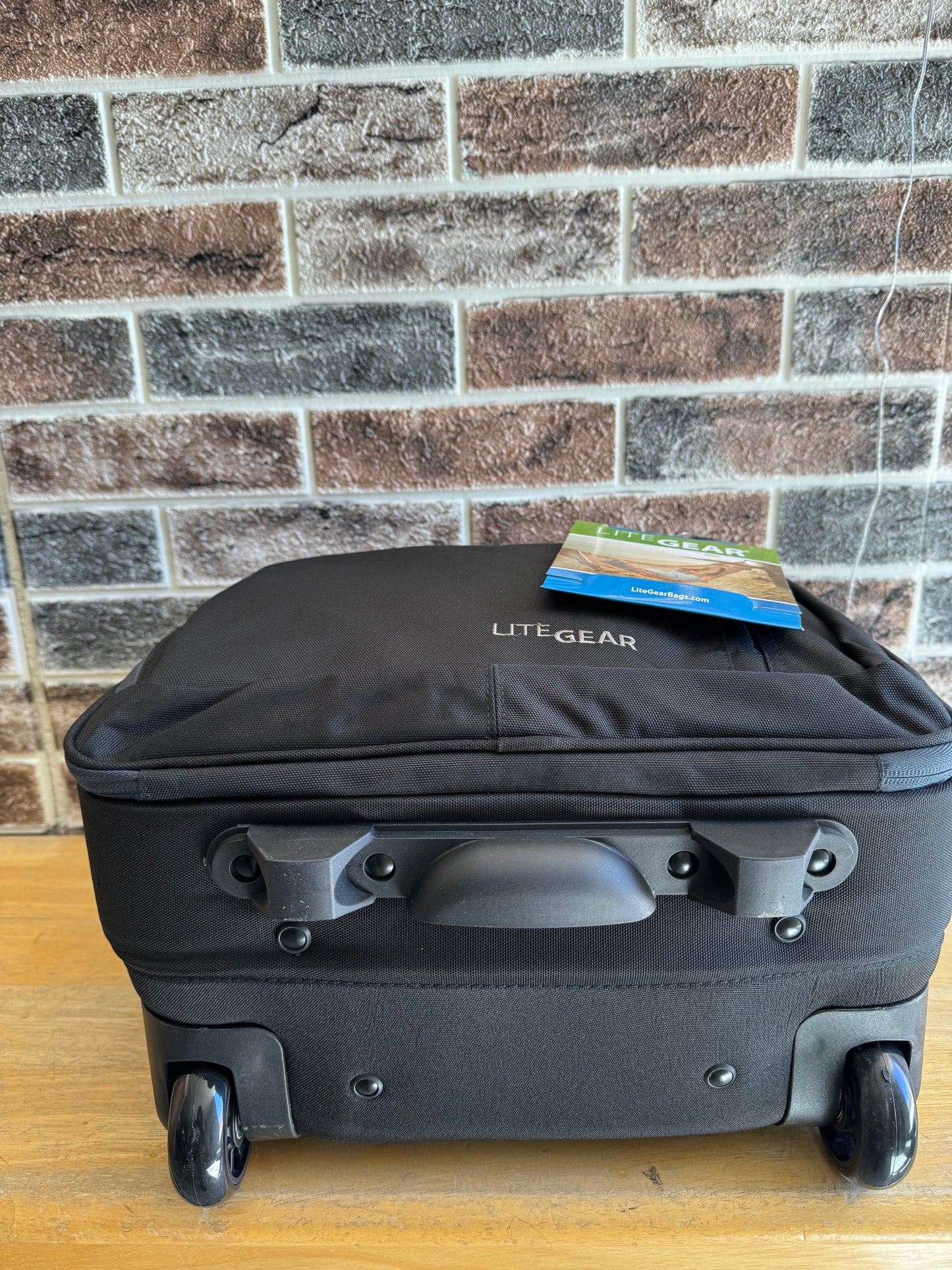 LiteGear- Hybrid 2-Wheeled Softside Tote