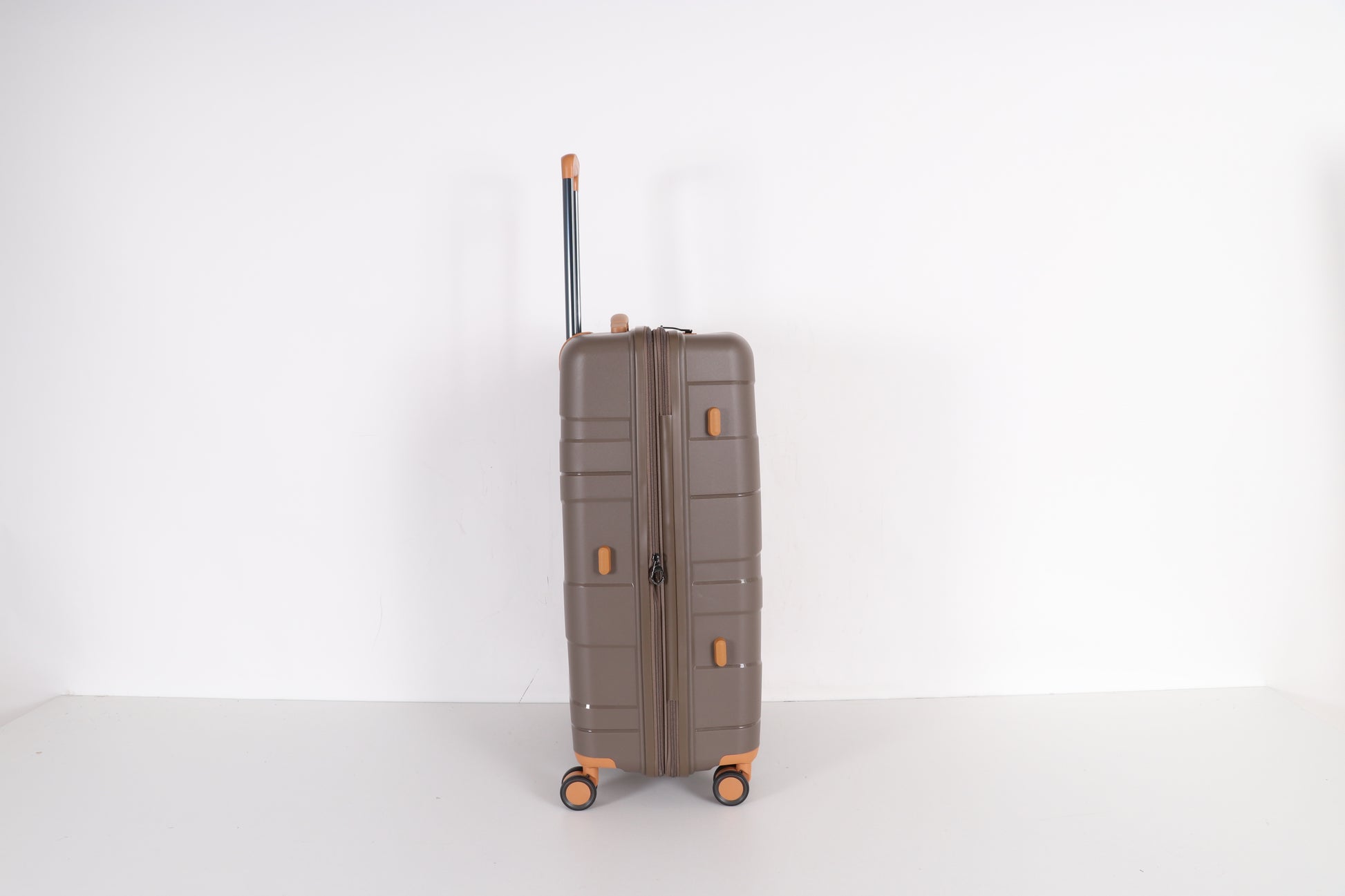 Lieber's Luggage® Legacy Expandable 21" Hardside Carry-On Spinner (Free Monogram, USA Assembled)