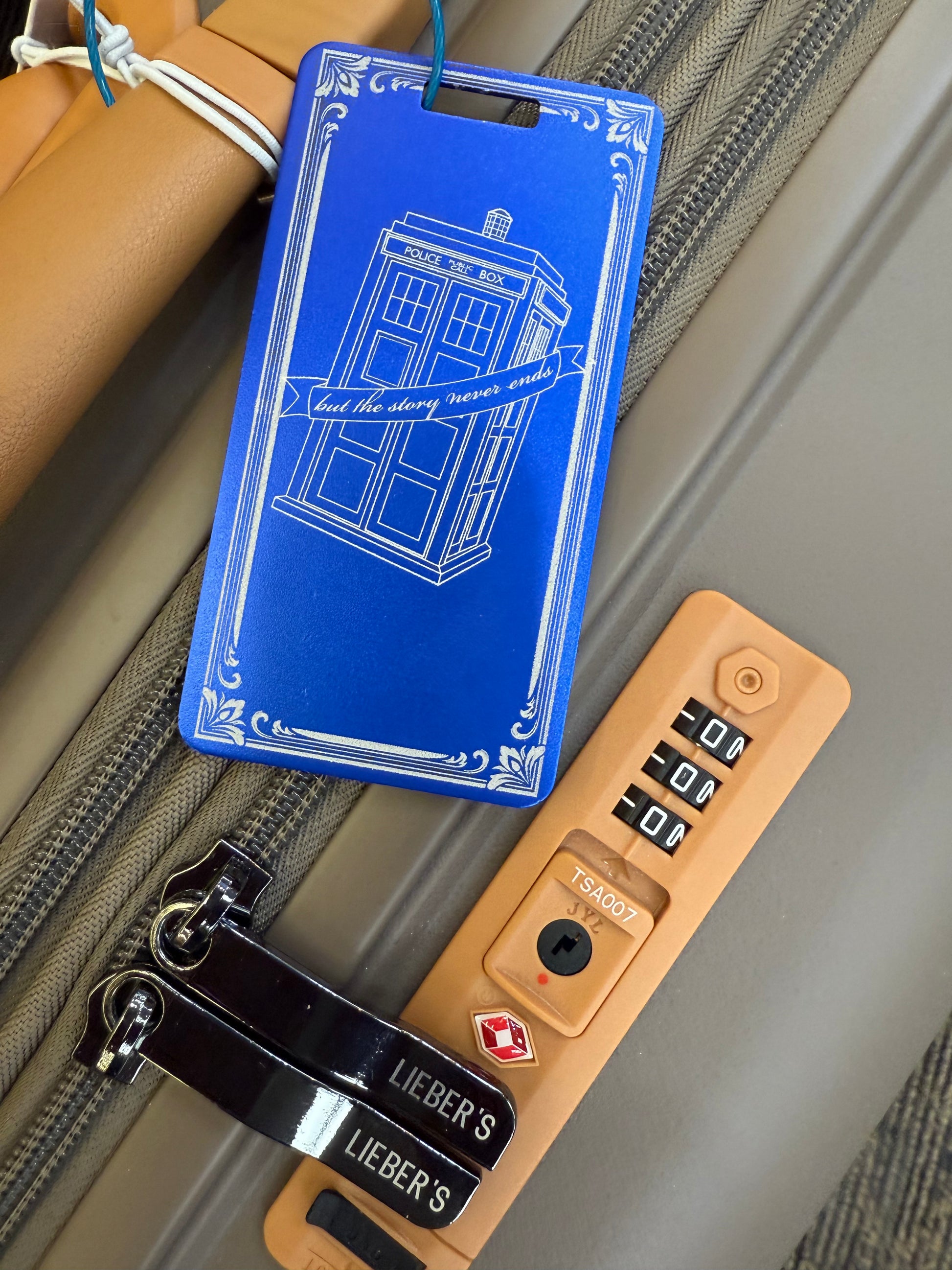 Lieber's Luggage® Lab - Customizable Laser Luggage Tag
