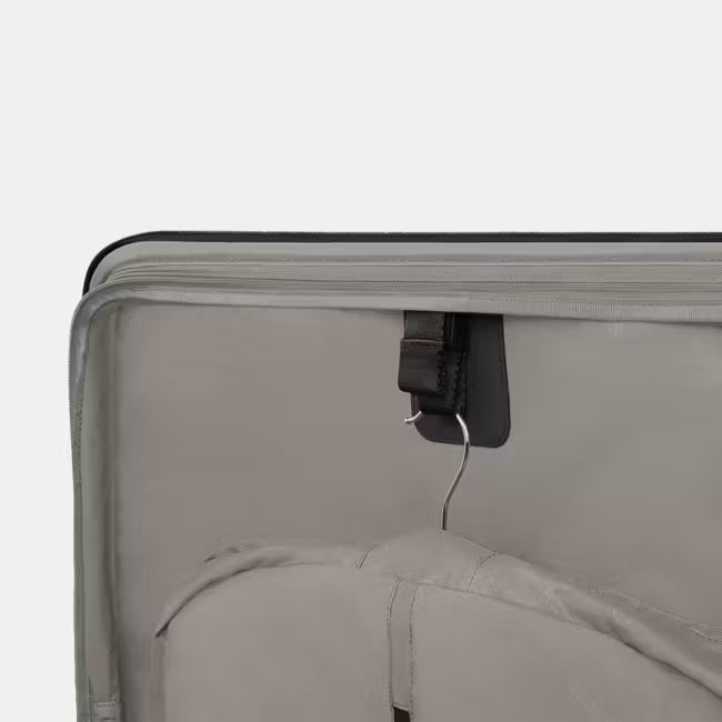 Victorinox Werks 7.0 Medium Softsided Spinner