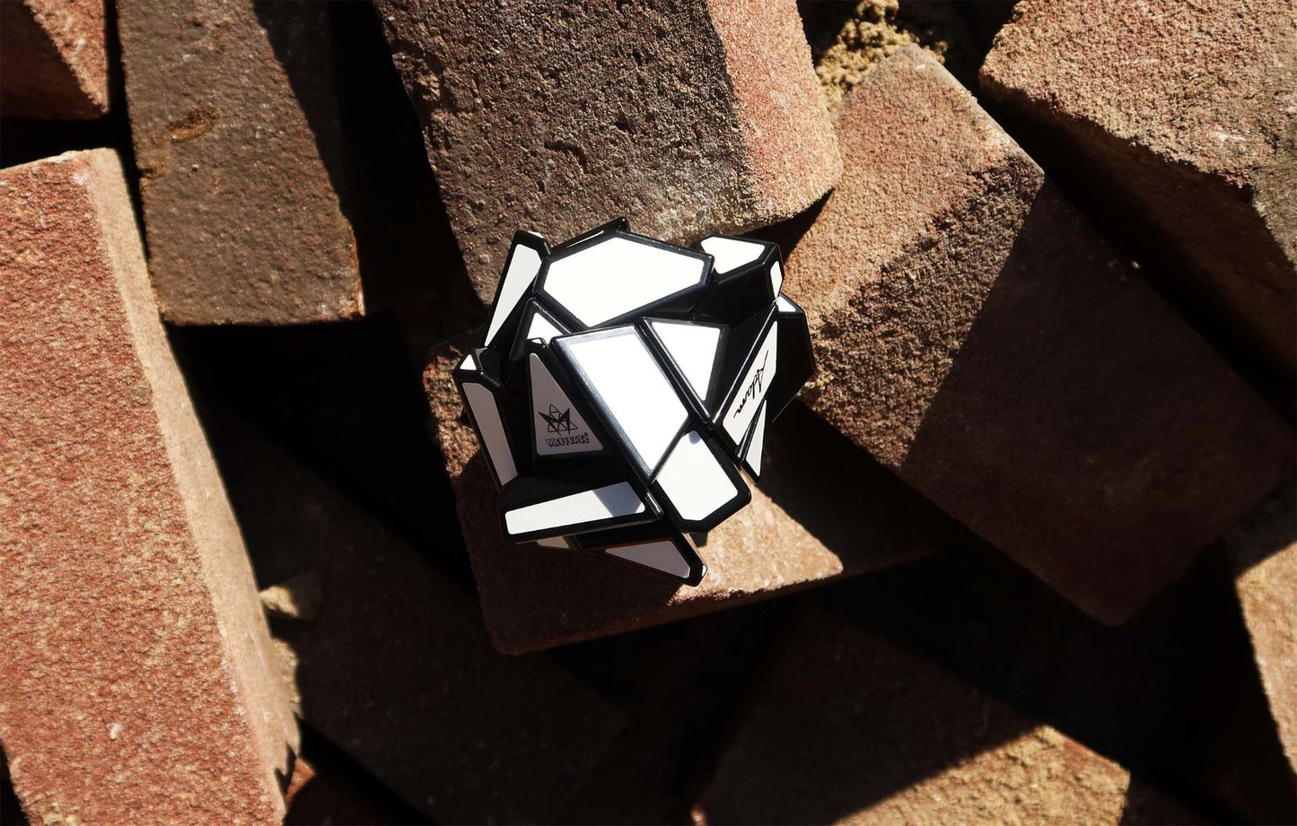 SmartGames Ghost Cube