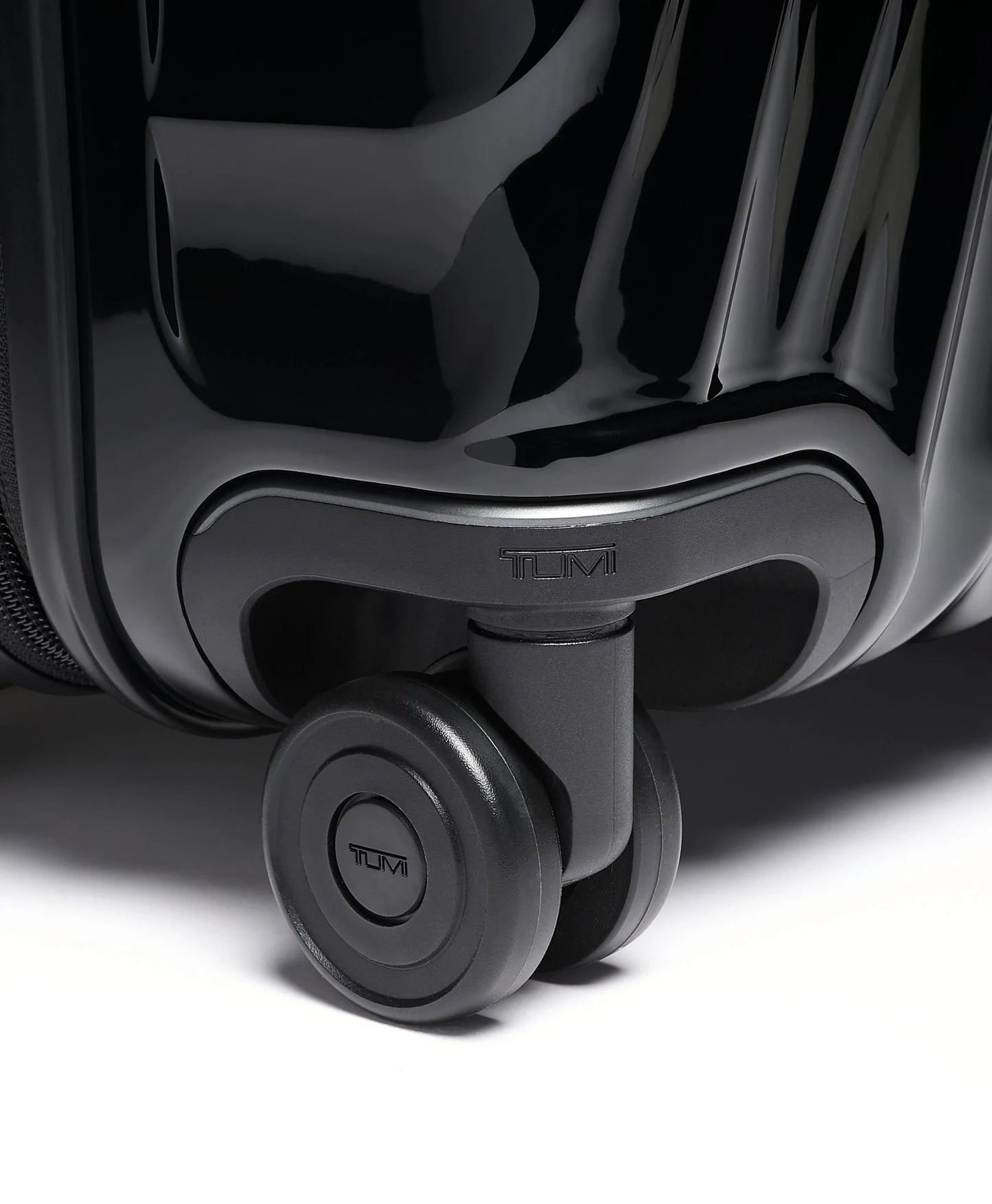 Final Sale- TUMI 19 Degree Short Trip Expandable Hardside Spinner