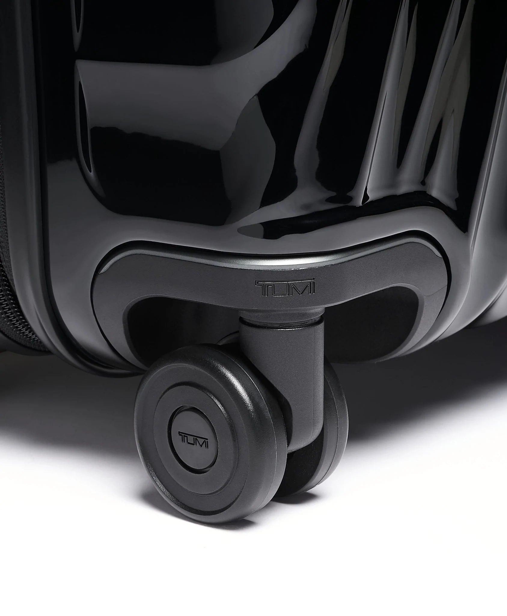 Final Sale- TUMI 19 Degree Short Trip Expandable Hardside Spinner