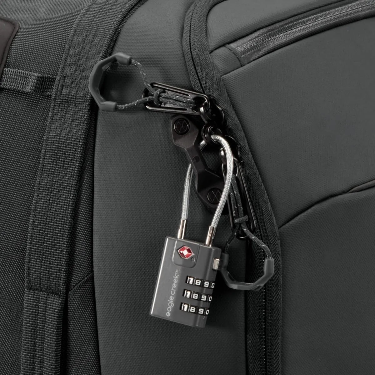 Eagle Creek Tarmac XE 30" Check-In Softside 2-Wheel 95L Black