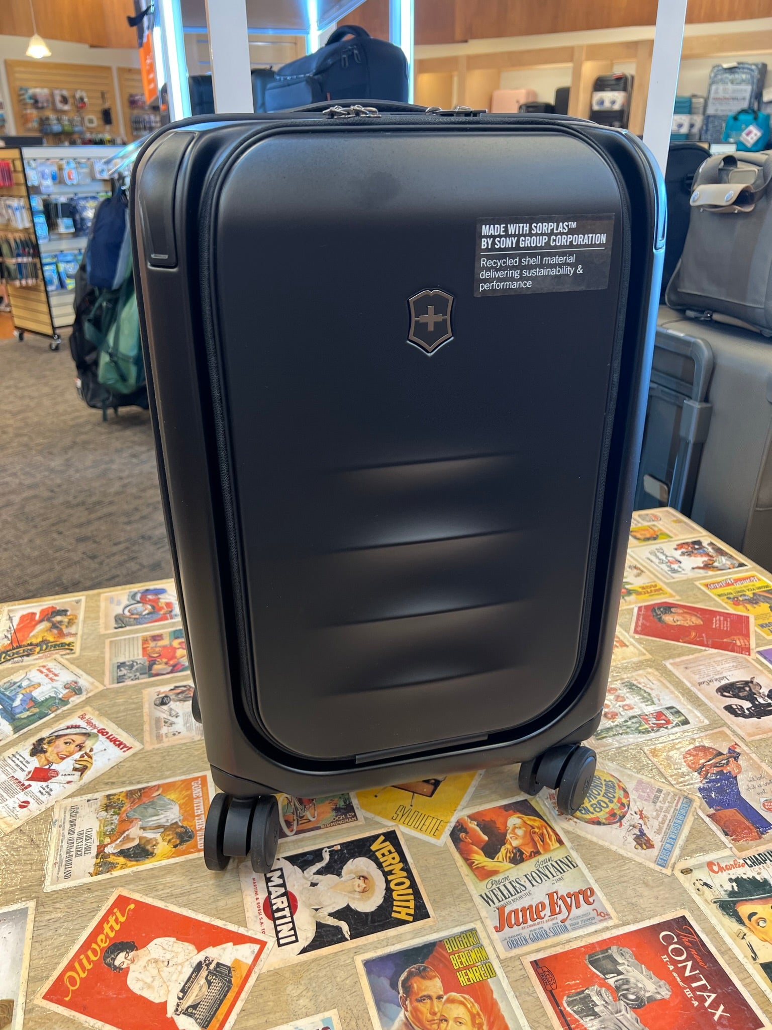 Victorinox Spectra 3.0 Hardside Frequent Flyer Expandable Carry-On Spinner (Free Personalization)