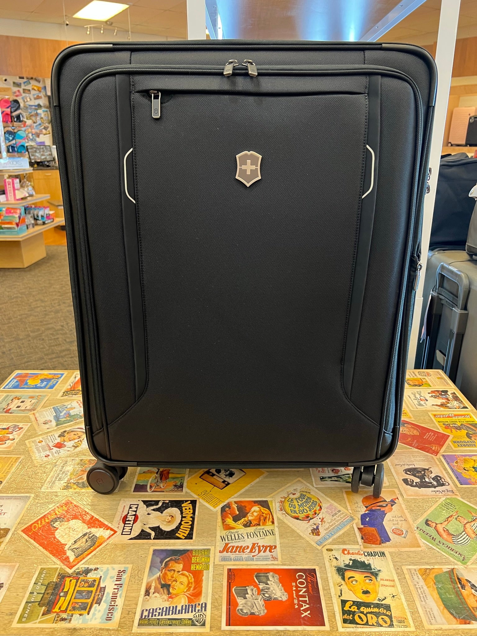 *DISCONTINUED* Victorinox Werks Traveler 6.0 Softside Large 28” Spinner