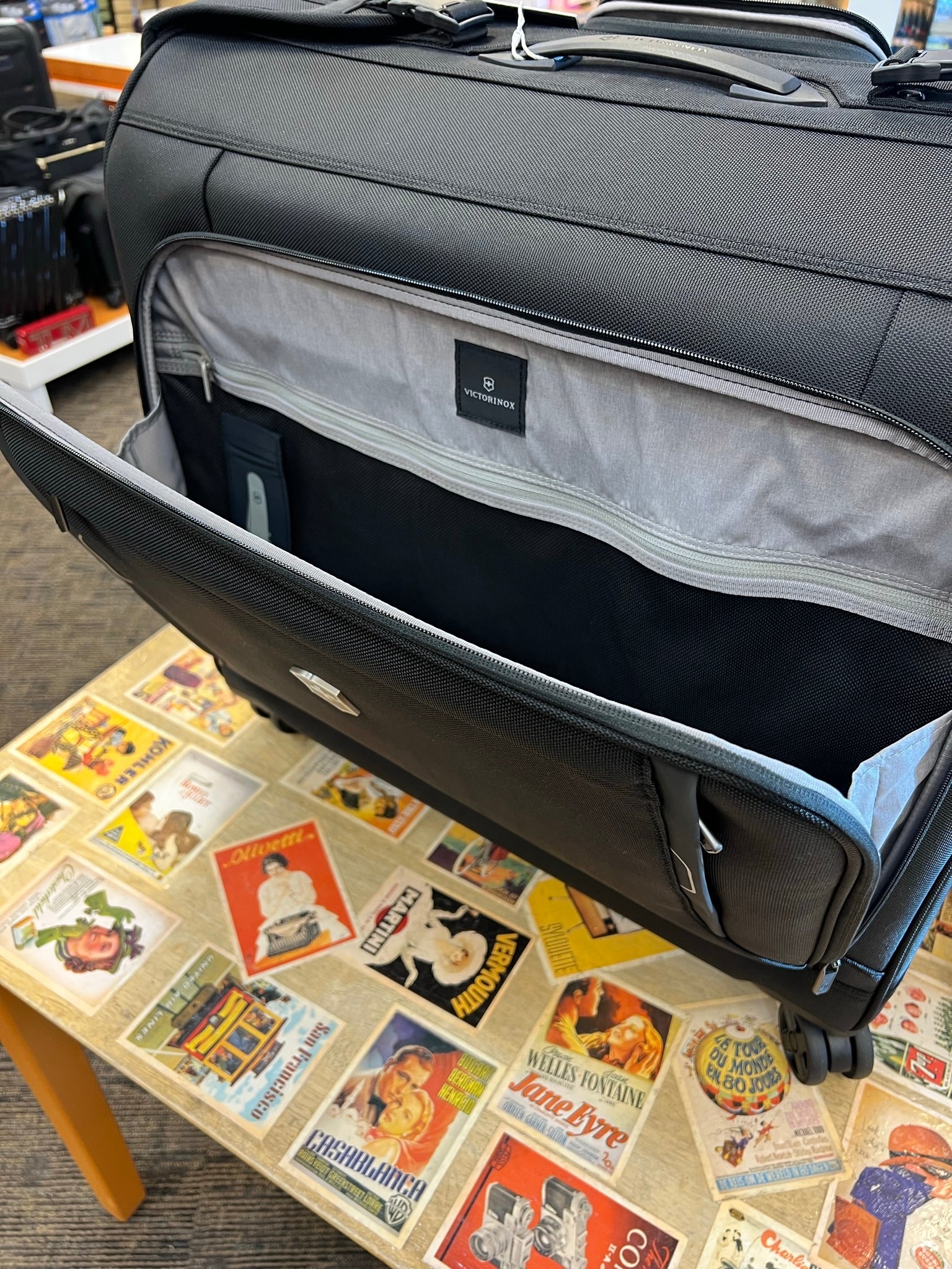 *DISCONTINUED* Victorinox Werks Traveler 6.0 Deluxe 8-Wheeled Softside Spinner Hangable Garment Bag