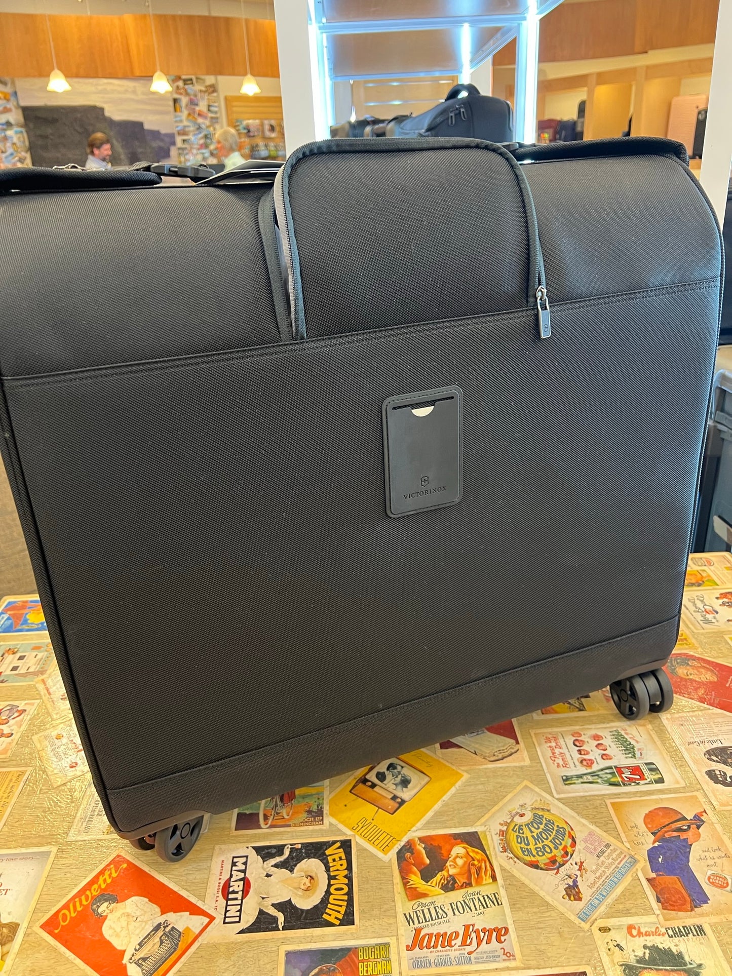 *DISCONTINUED* Victorinox Werks Traveler 6.0 Deluxe 8-Wheeled Softside Spinner Hangable Garment Bag