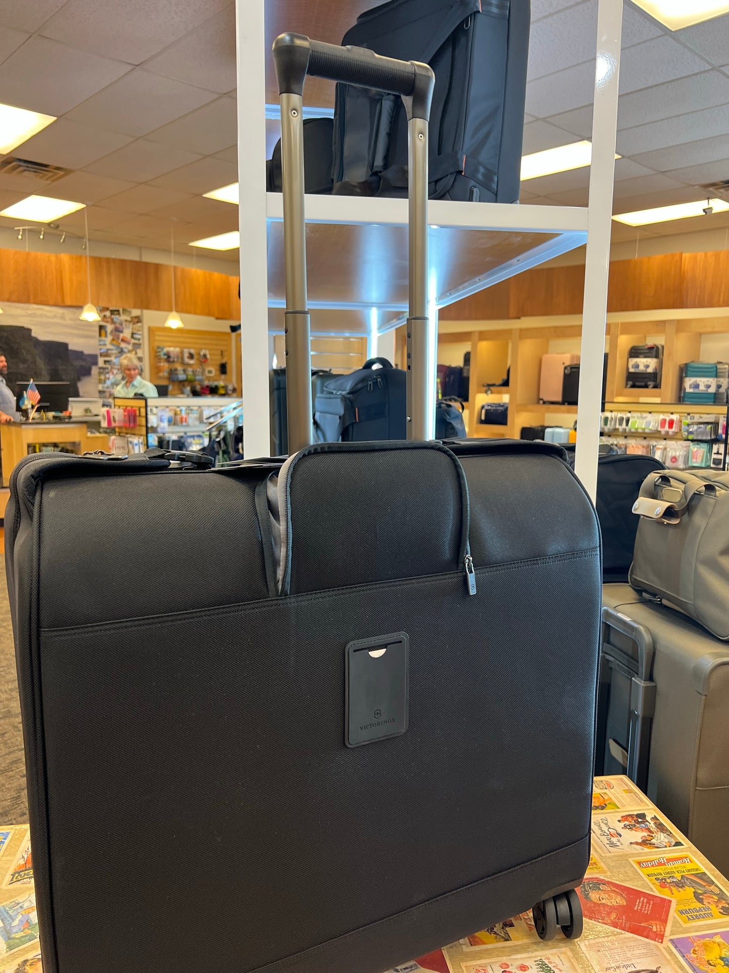 *DISCONTINUED* Victorinox Werks Traveler 6.0 Deluxe 8-Wheeled Softside Spinner Hangable Garment Bag