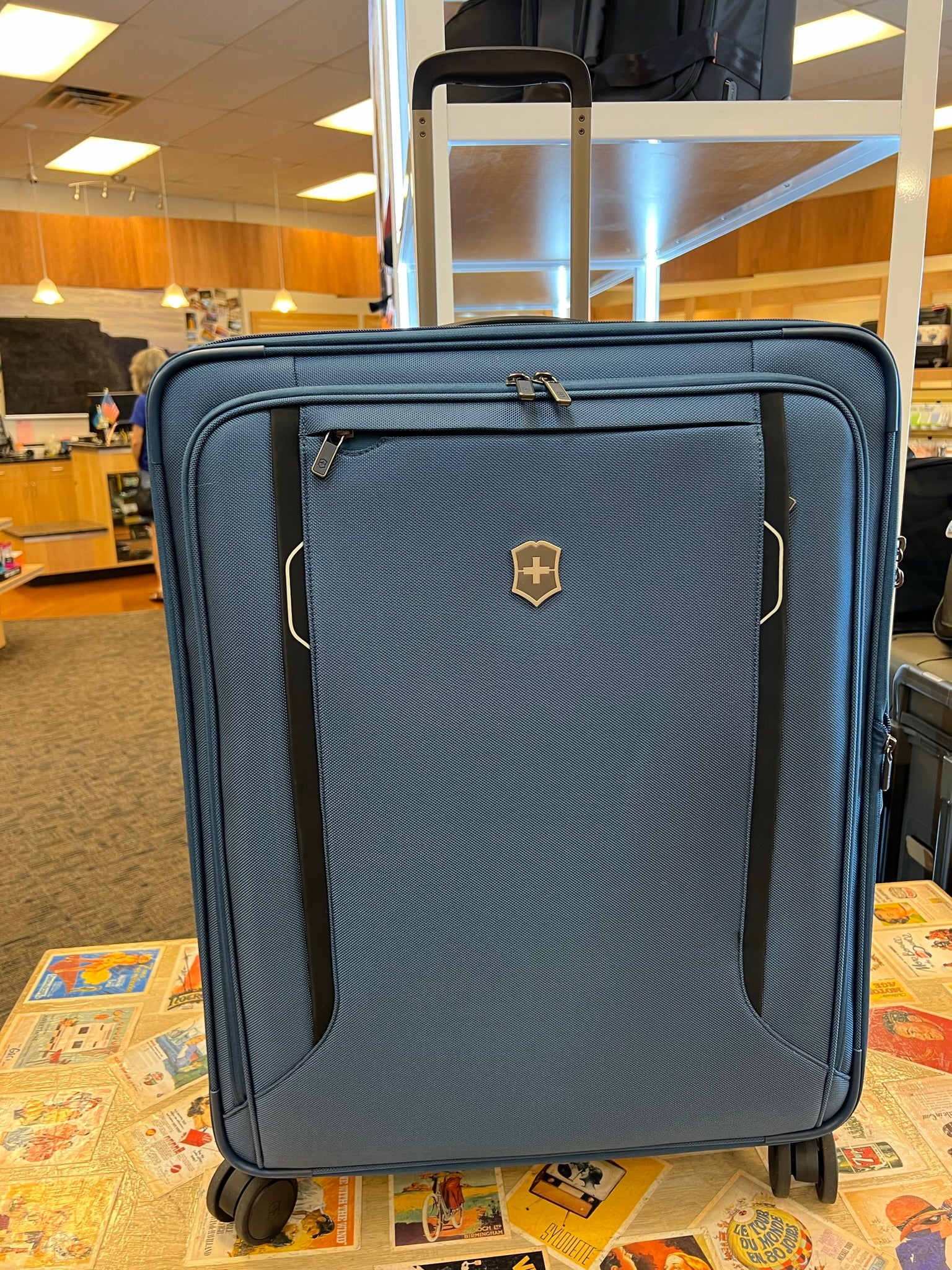 *DISCONTINUED* Victorinox Werks 6.0 Frequent Flyer PLUS 22.8" Softside Carry-On Spinner