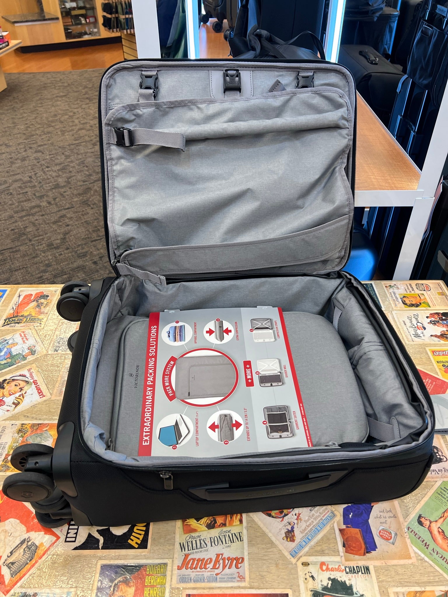 *DISCONTINUED* Victorinox Werks Traveler 6.0 Softside Global Carry-On Spinner