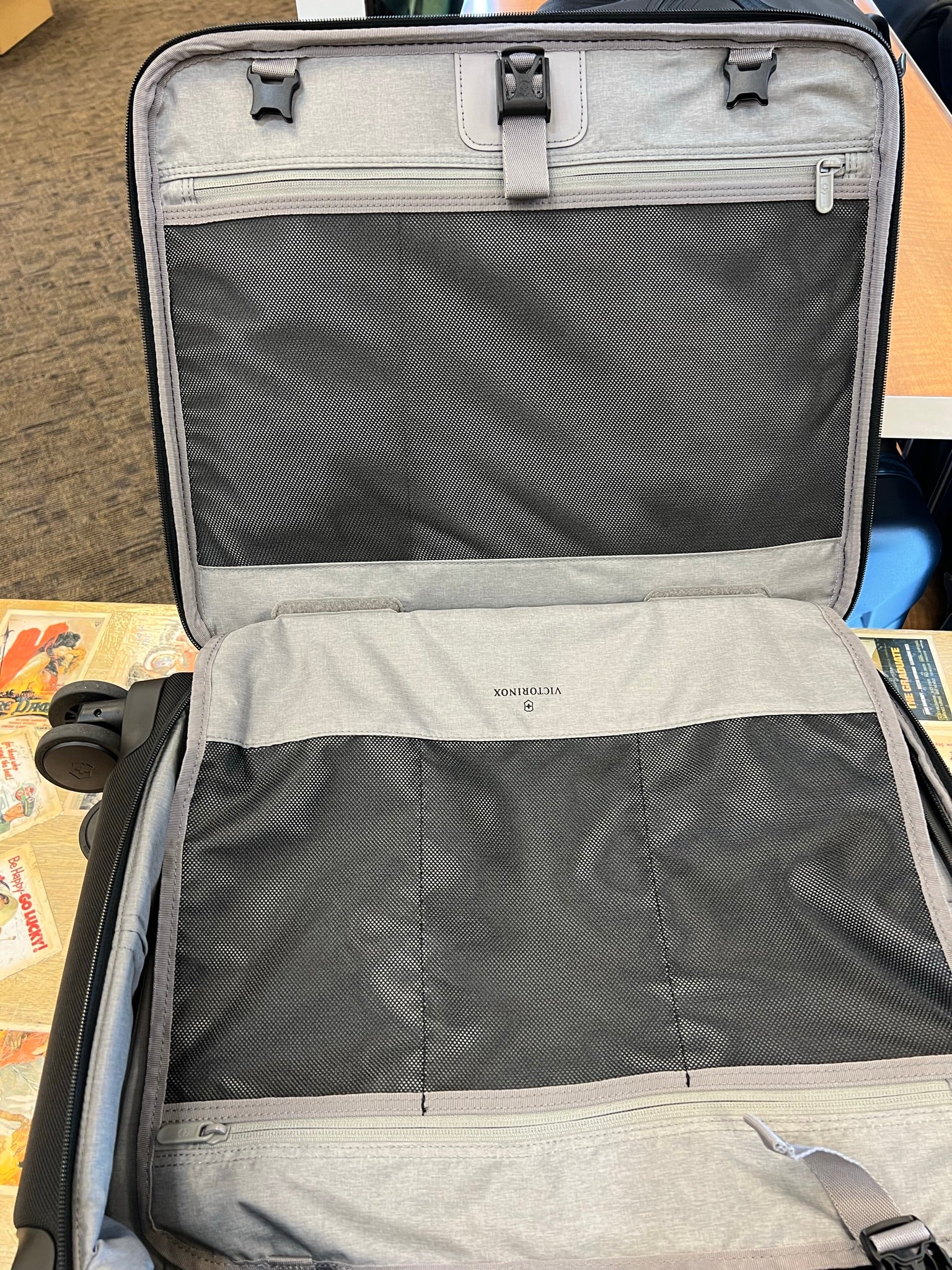 *DISCONTINUED* Victorinox Werks Traveler 6.0 Softside Global Carry-On Spinner