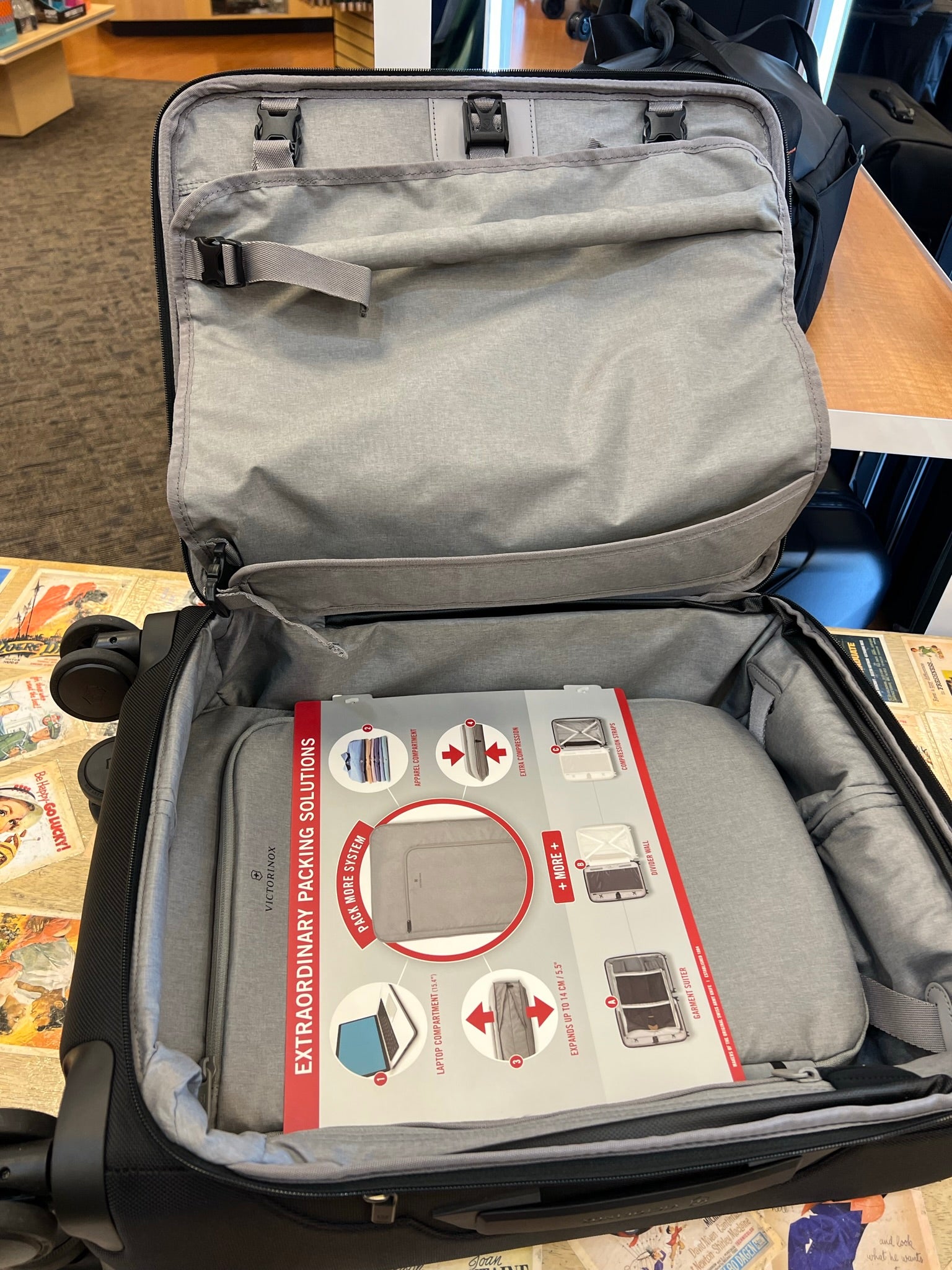 *DISCONTINUED* Victorinox Werks Traveler 6.0 Softside Global Carry-On Spinner