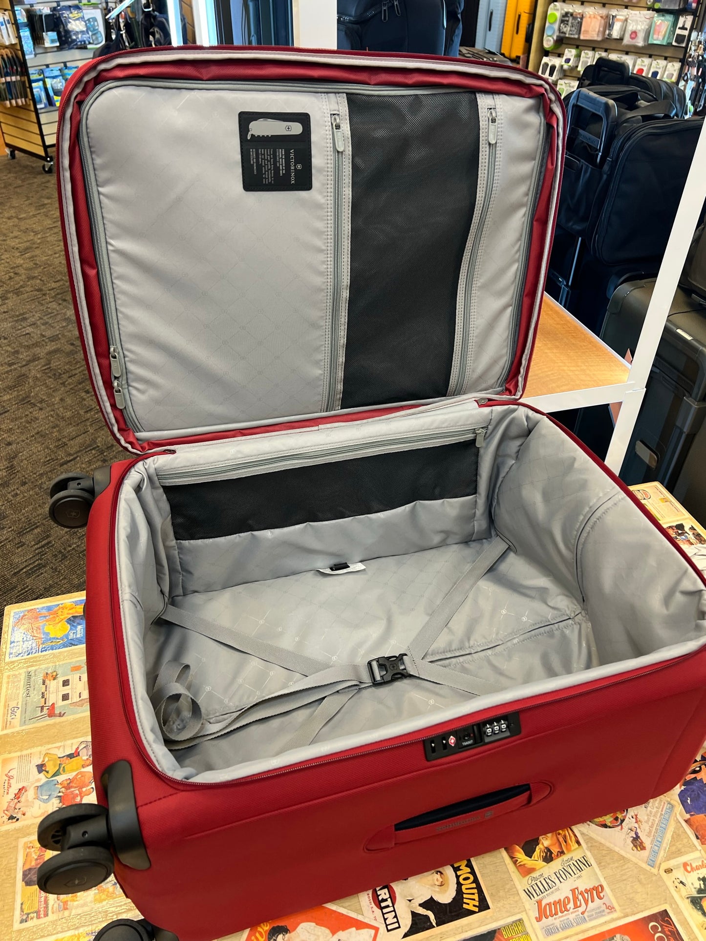 Victorinox Connex 28” Large Softside Checked Spinner (Red)