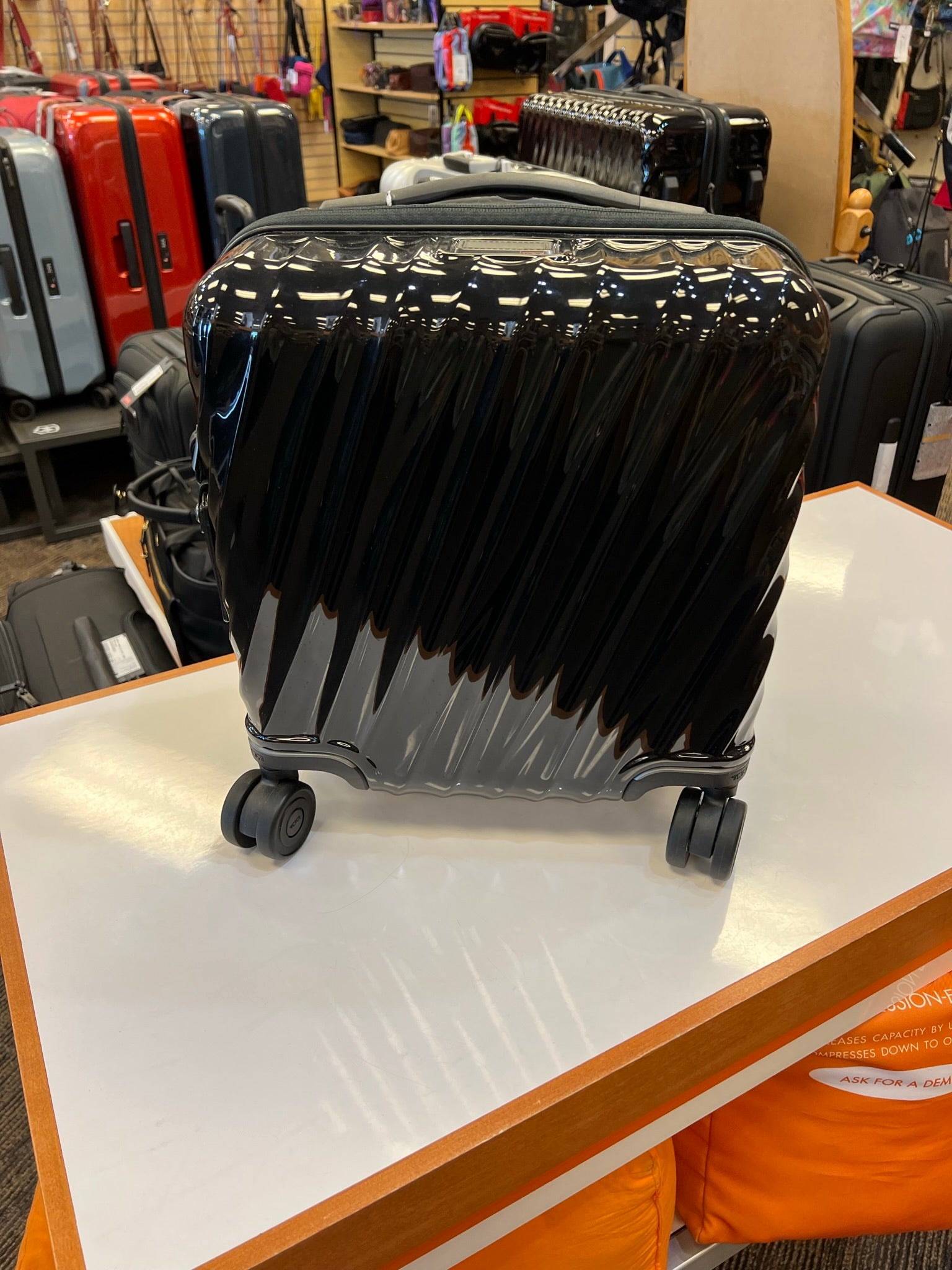 TUMI 19 Degree Small Carry-On Compact Hardsided Spinner Zippered Briefcase (Black) Black