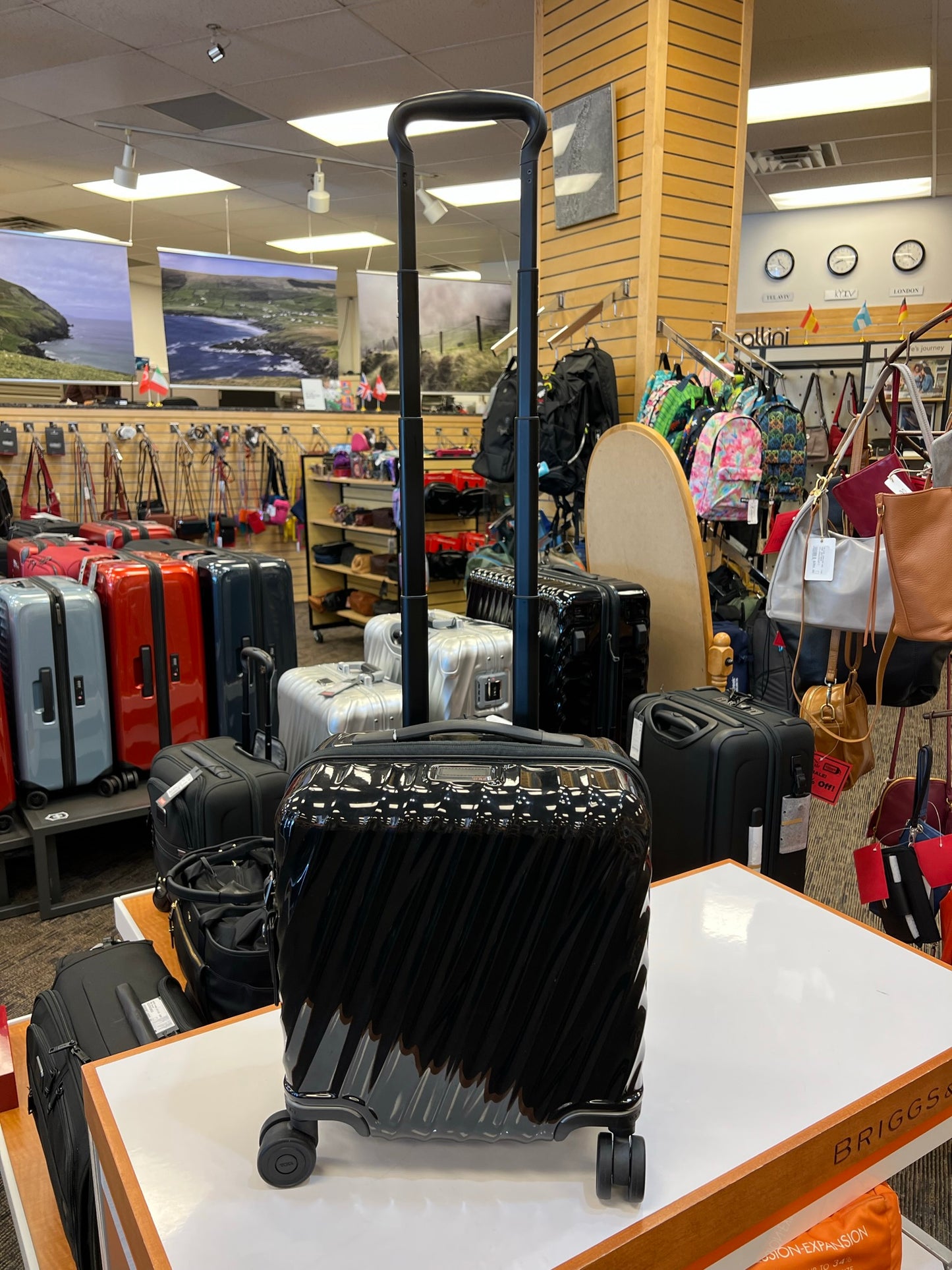 TUMI 19 Degree Small Carry-On Compact Hardsided Spinner Zippered Briefcase (Black)