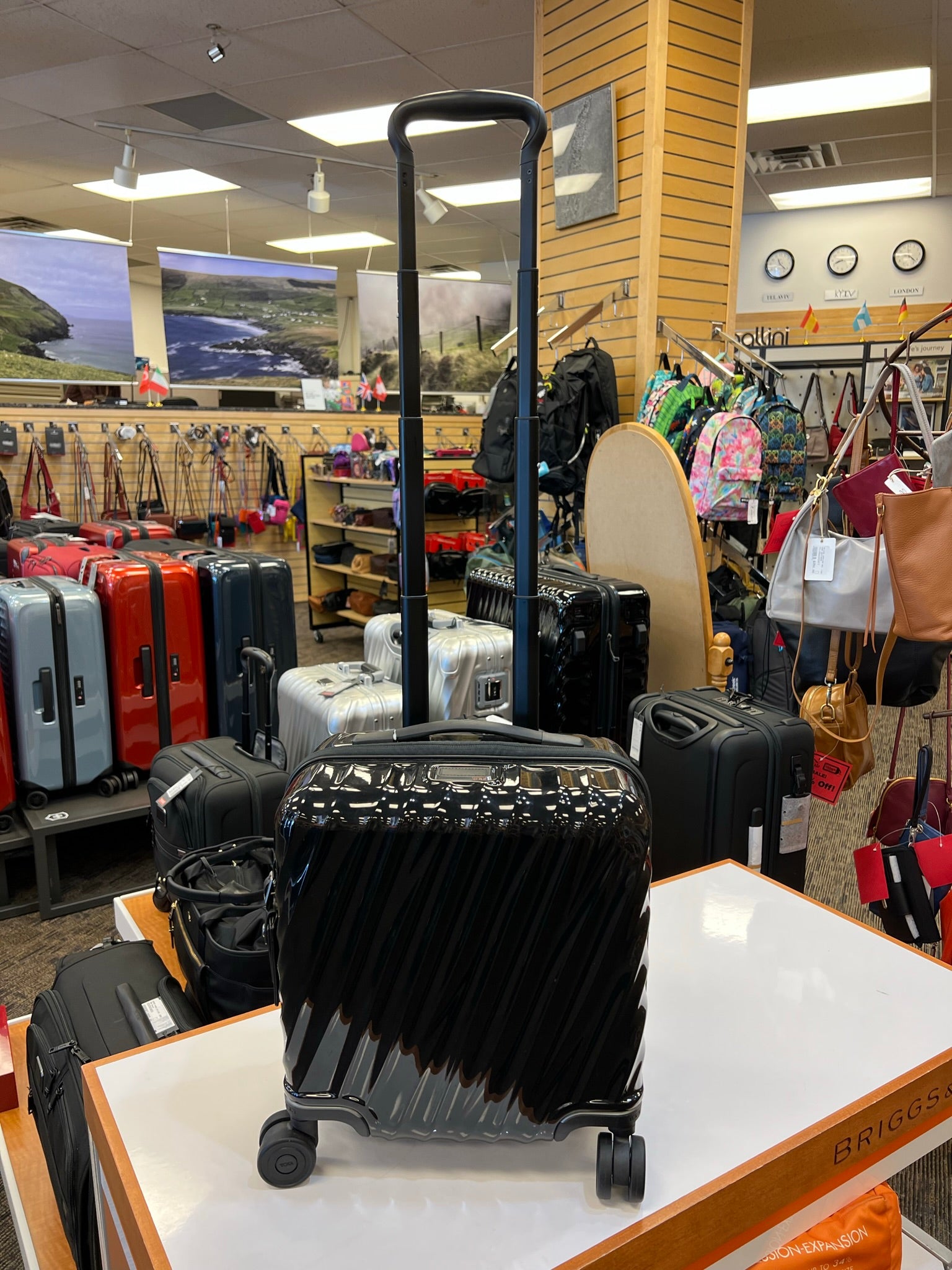 TUMI 19 Degree Small Carry-On Compact Hardsided Spinner Zippered Briefcase (Black)