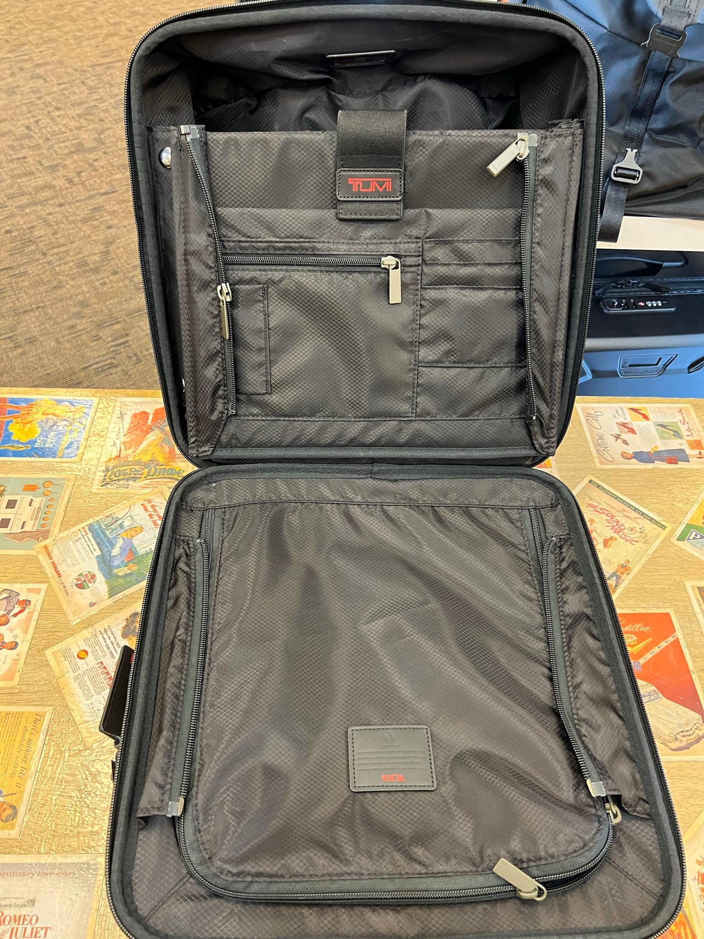 TUMI 19 Degree Small Carry-On Compact Hardsided Spinner Zippered Briefcase (Black)