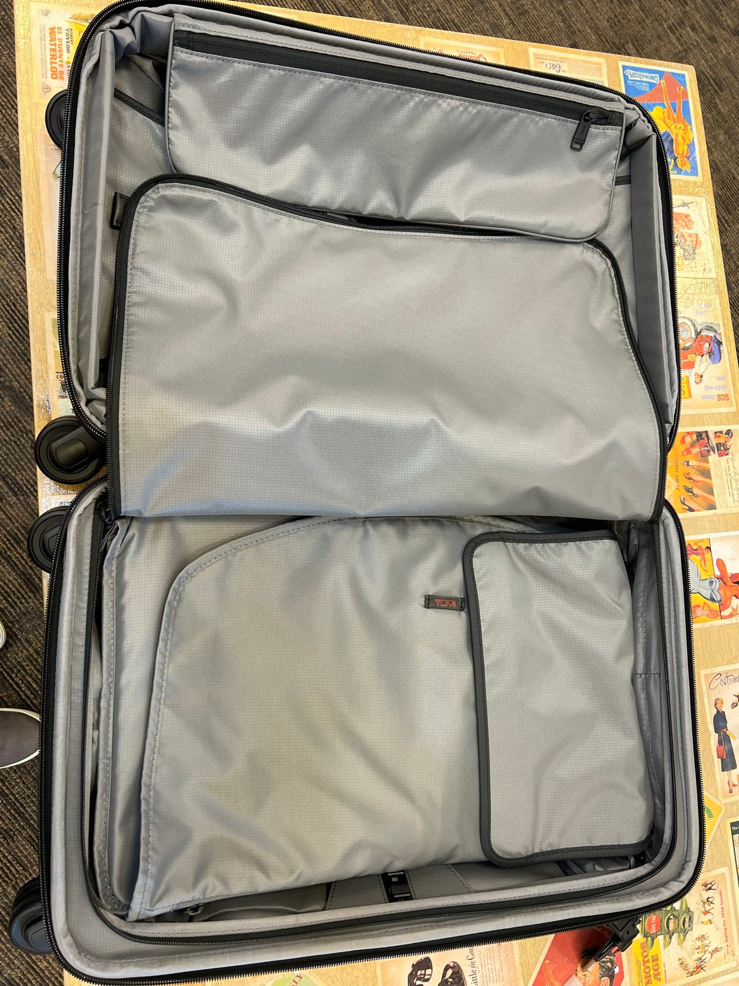 TUMI Alpha 3 International Dual Access Softsided Spinner Carry-On