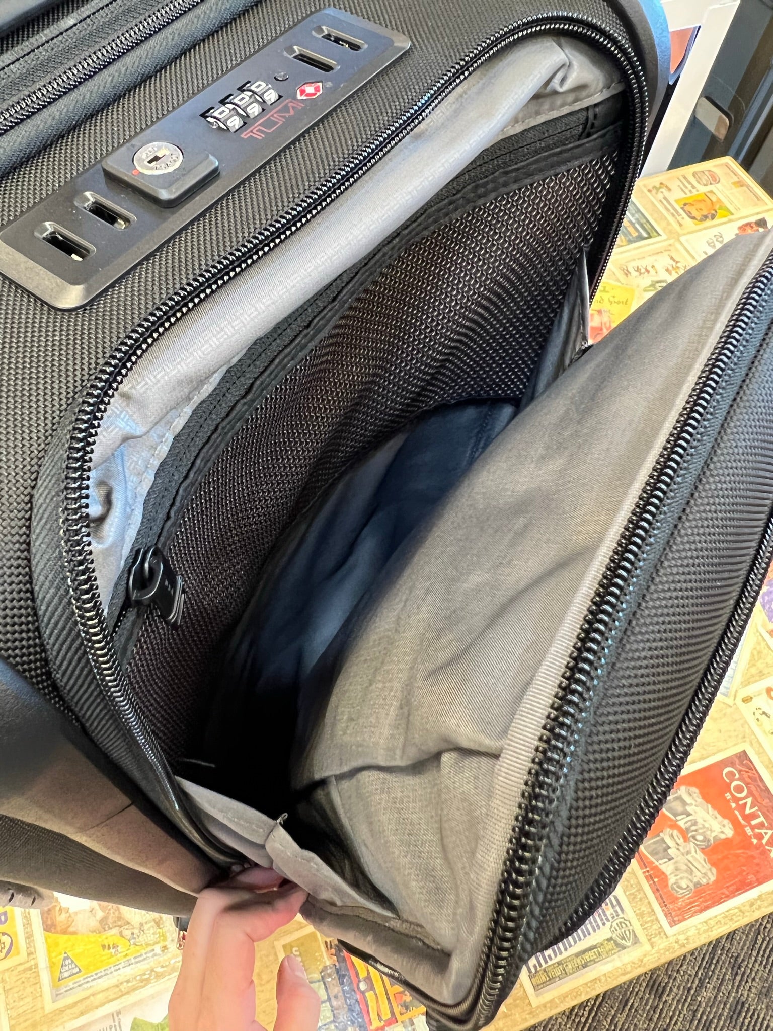 TUMI Alpha 3 International Dual Access Softsided Spinner Carry-On