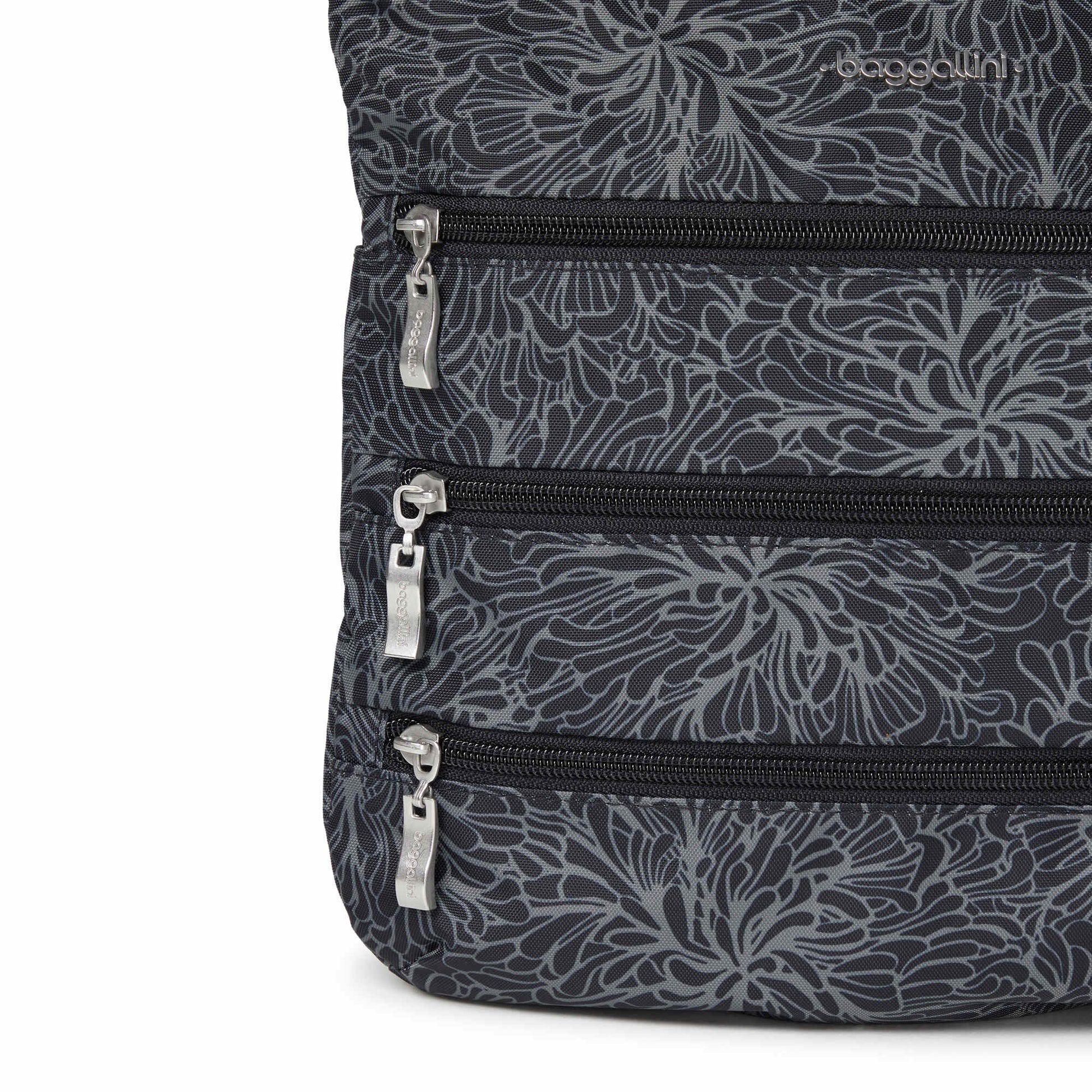 On Sale - Baggallini Big Zipper Bagg/Purse With RFID