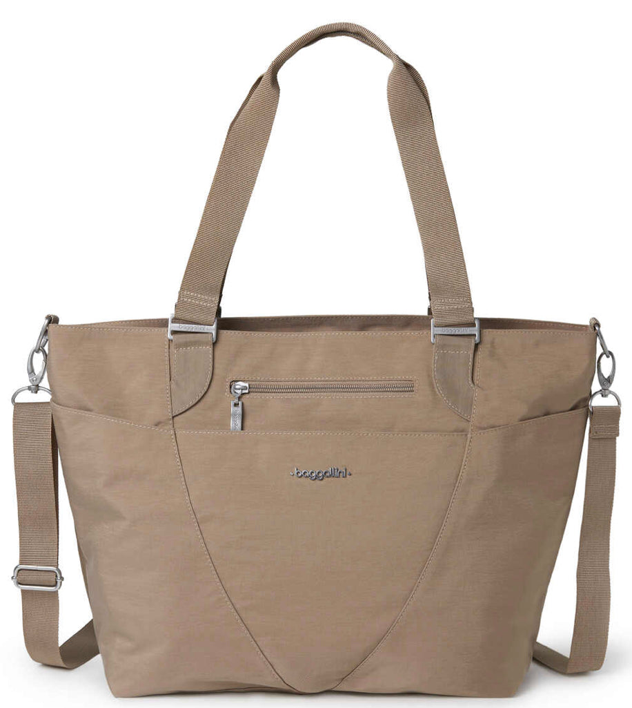 Baggallini Avenue Tote Beach