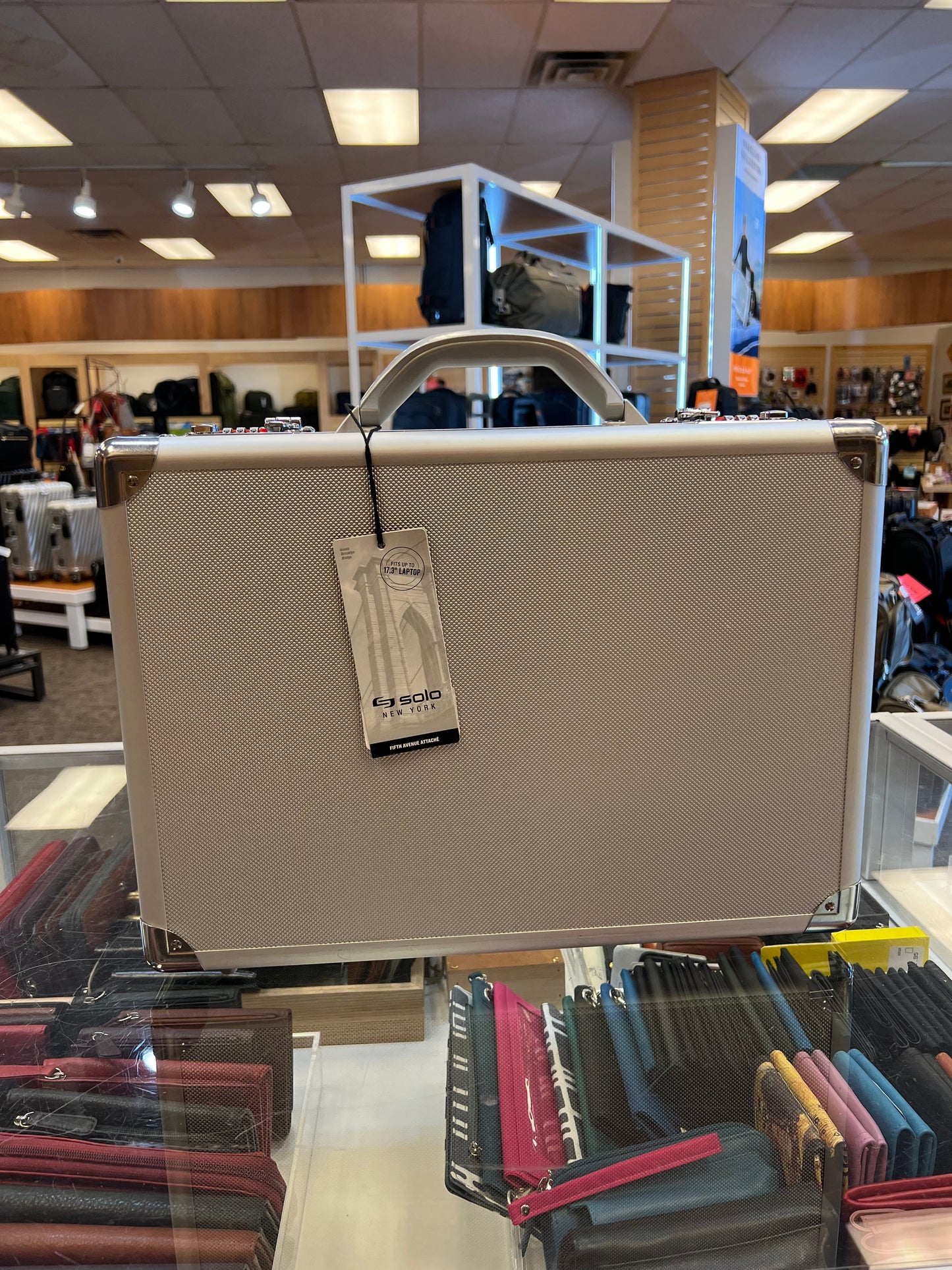 Solo Fifth Avenue Attache Hardsided Briefcase (Silver)