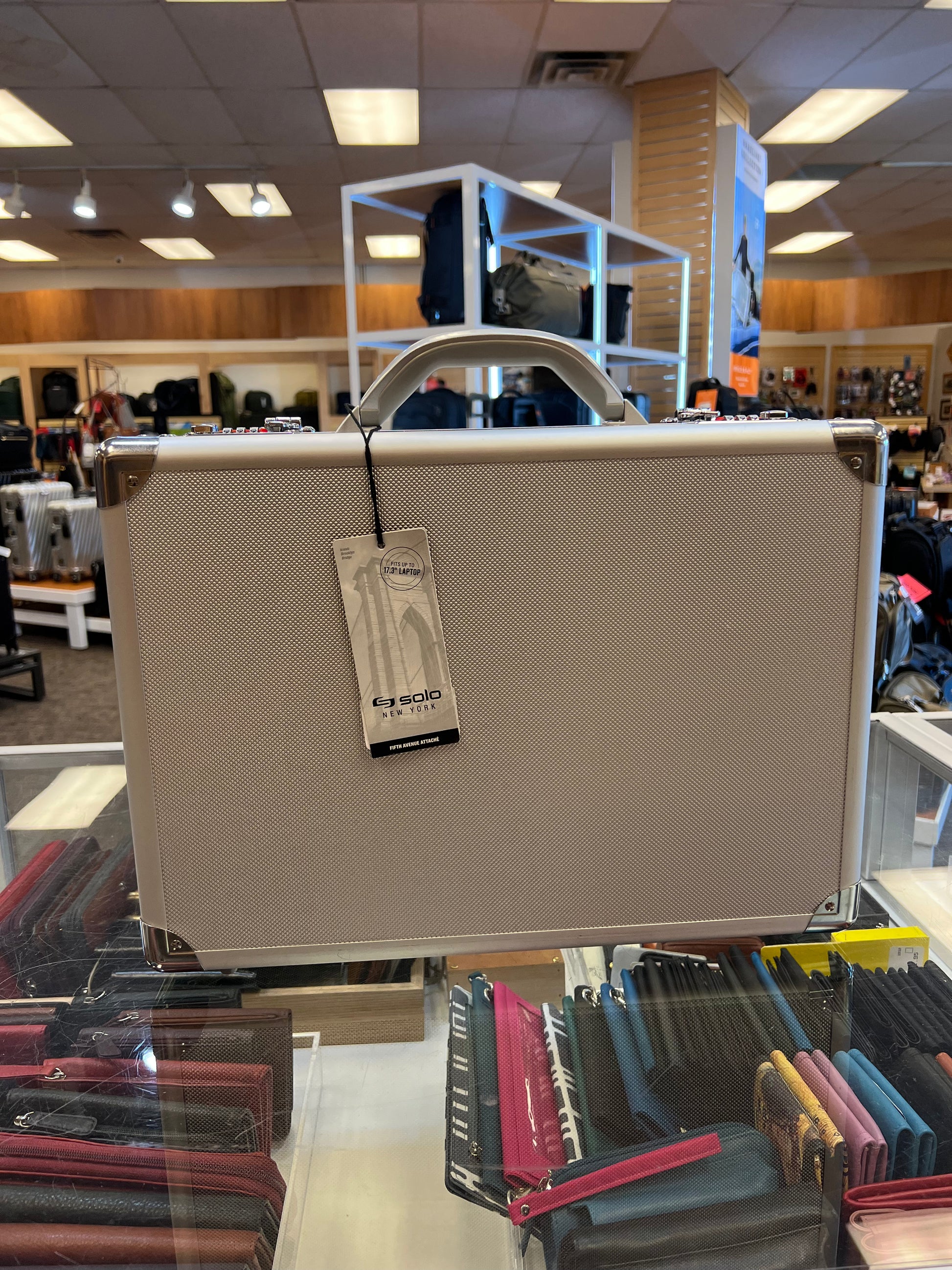 Solo Fifth Avenue Attache Hardsided Briefcase (Silver)