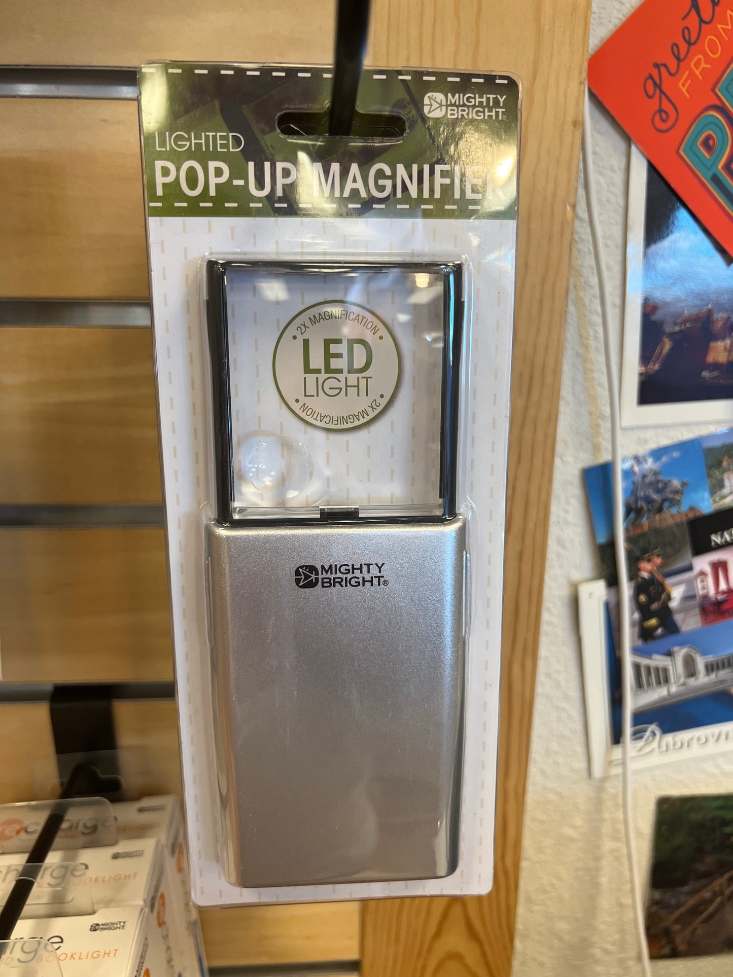 Pop-up 2x Magnifier with light Silver