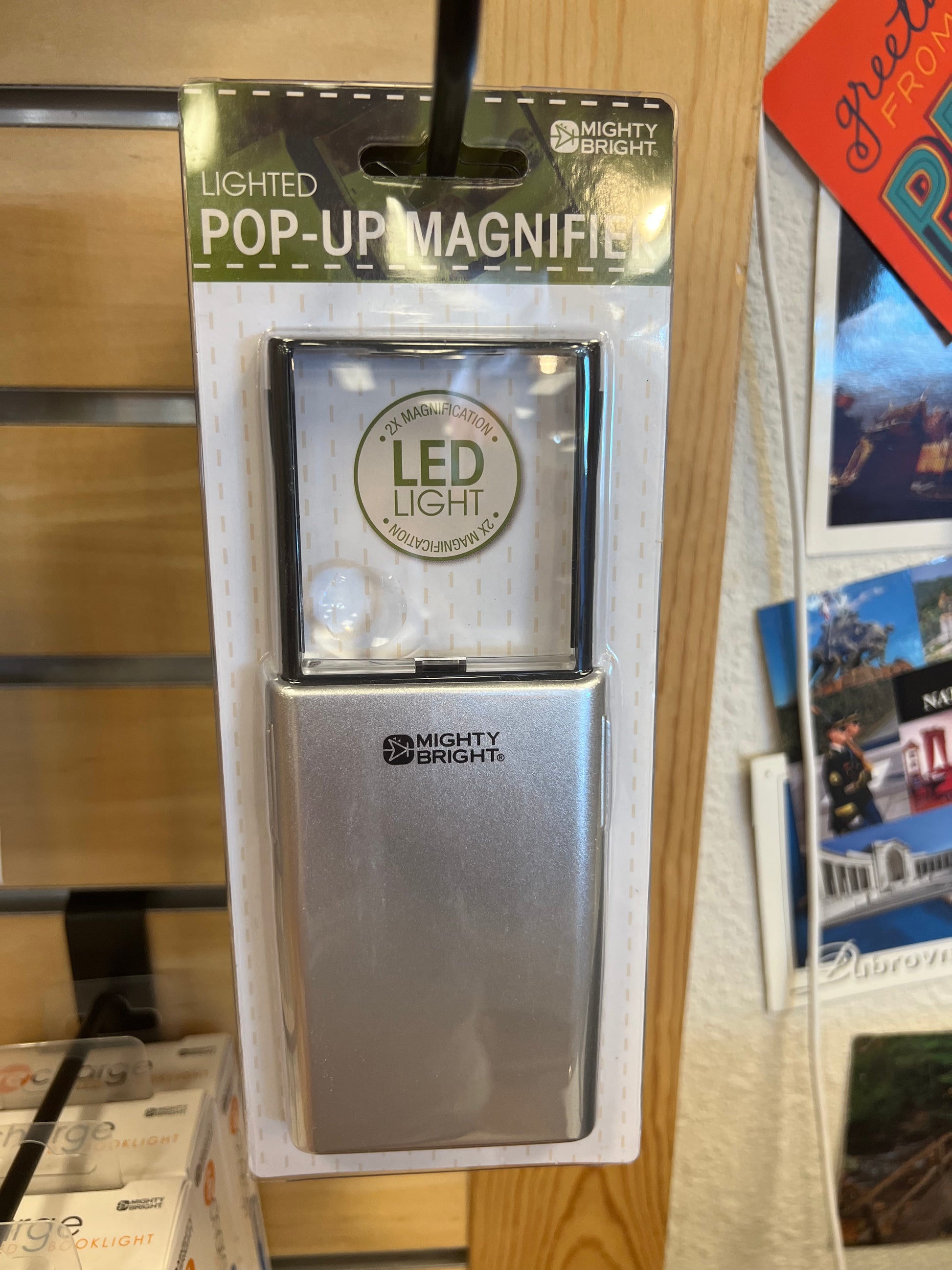 Pop-up 2x Magnifier with light Silver