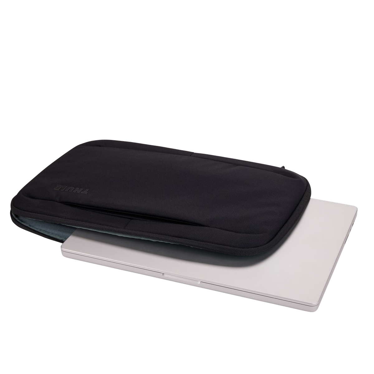 Thule Subterra 2 16'' MacBook sleeve