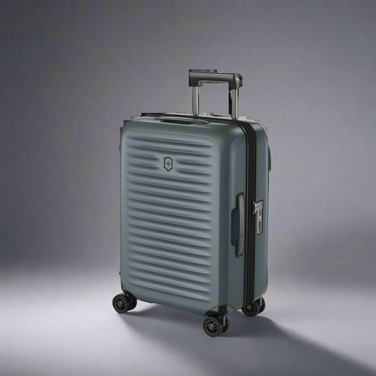 Victorinox Airox ADVANCED Frequent Flyer PLUS Hardside Carry-On Spinner Black