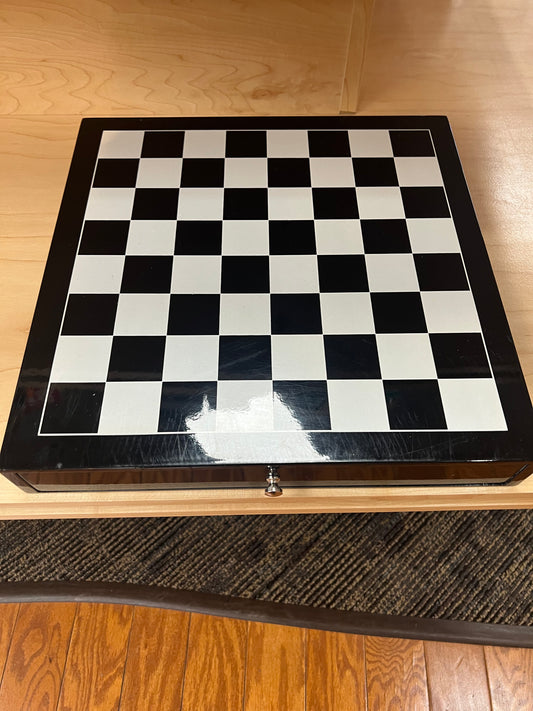 On Sale- Laquer Chess Set