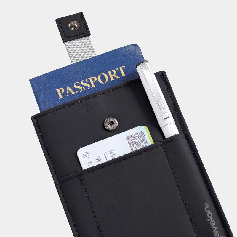 Travelon RFID Blocking Pull-Up Passport Holder