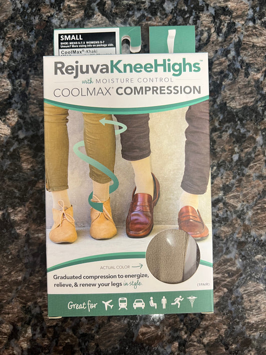 En oferta: calcetines de compresión Rejuva Knee High Coolmax (pequeño-caqui)