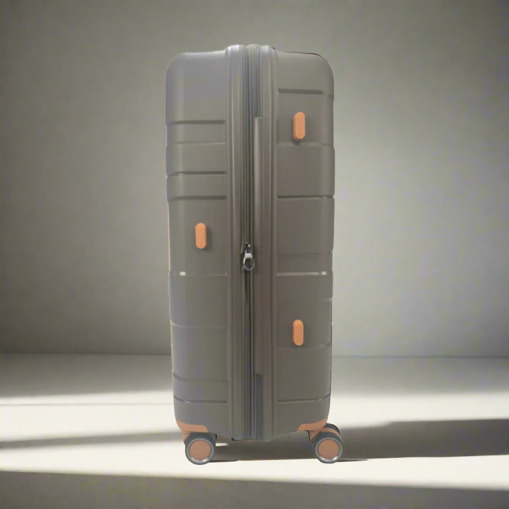 Lieber's Luggage® Legacy Expandable 28" Hardsided Checked Spinner