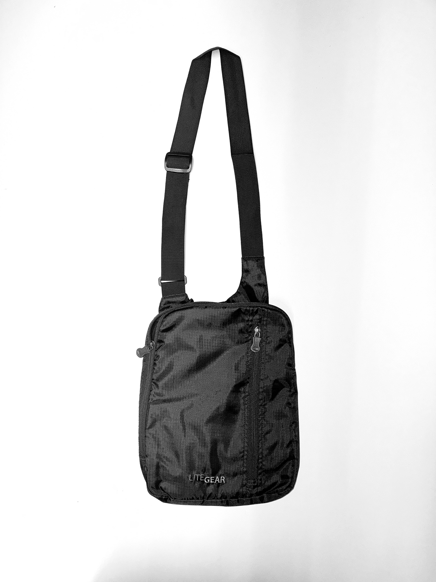 LiteGear- Unisex Sling w/ RFID pocket