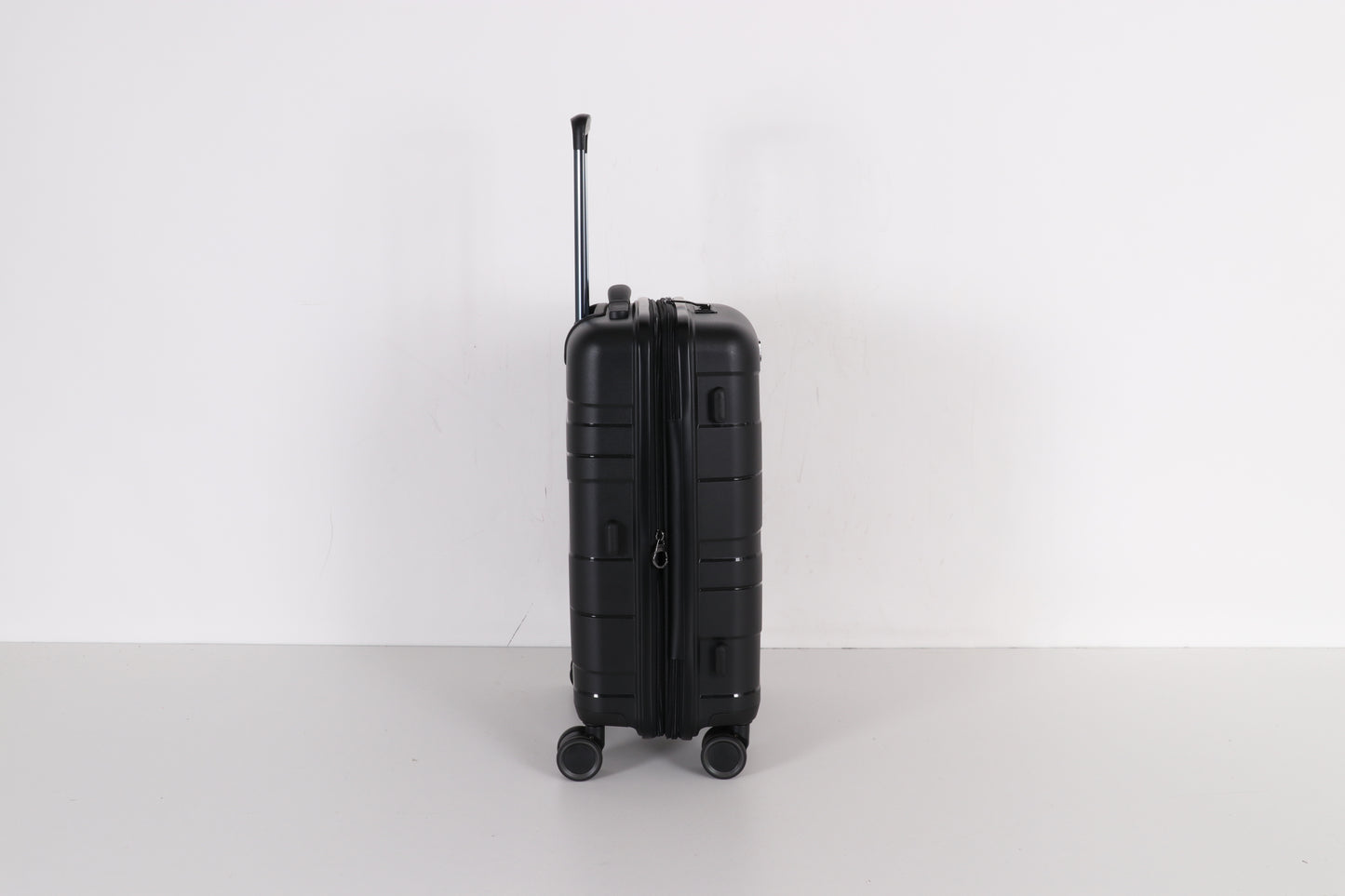 Lieber's Luggage® Legacy Expandable 21" Hardside Carry-On Spinner (Free Monogram, USA Assembled)
